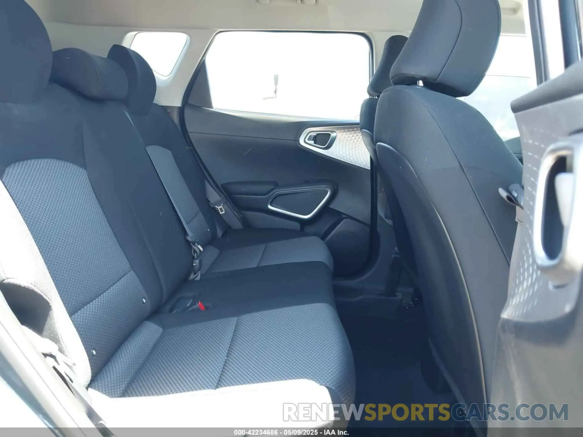 8 Photograph of a damaged car KNDJ23AU6L7090266 KIA SOUL 2020
