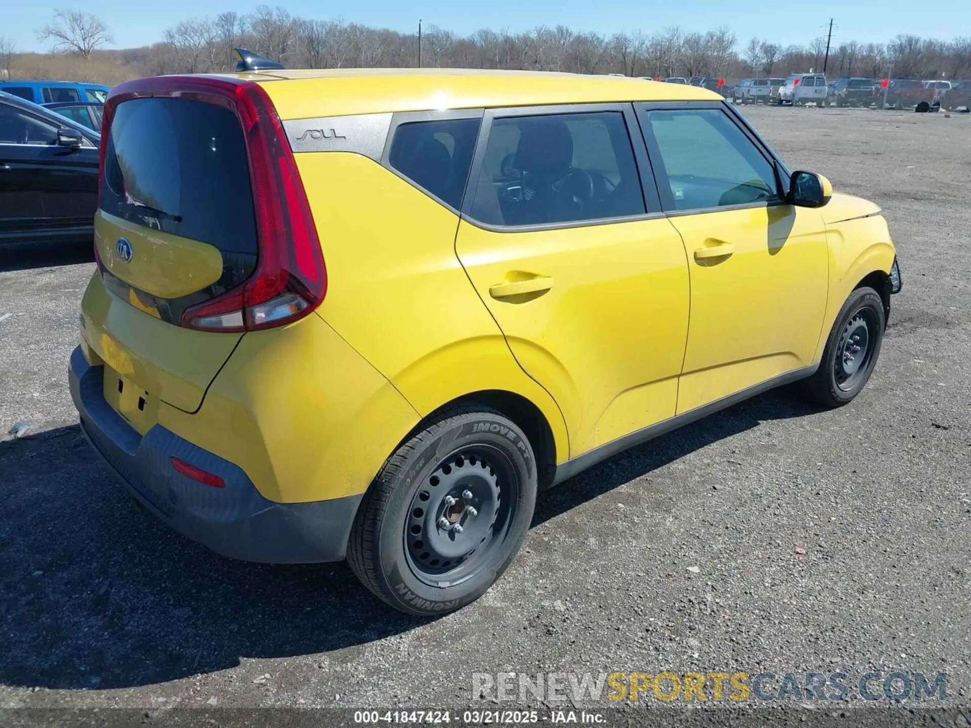 4 Photograph of a damaged car KNDJ23AU6L7091191 KIA SOUL 2020