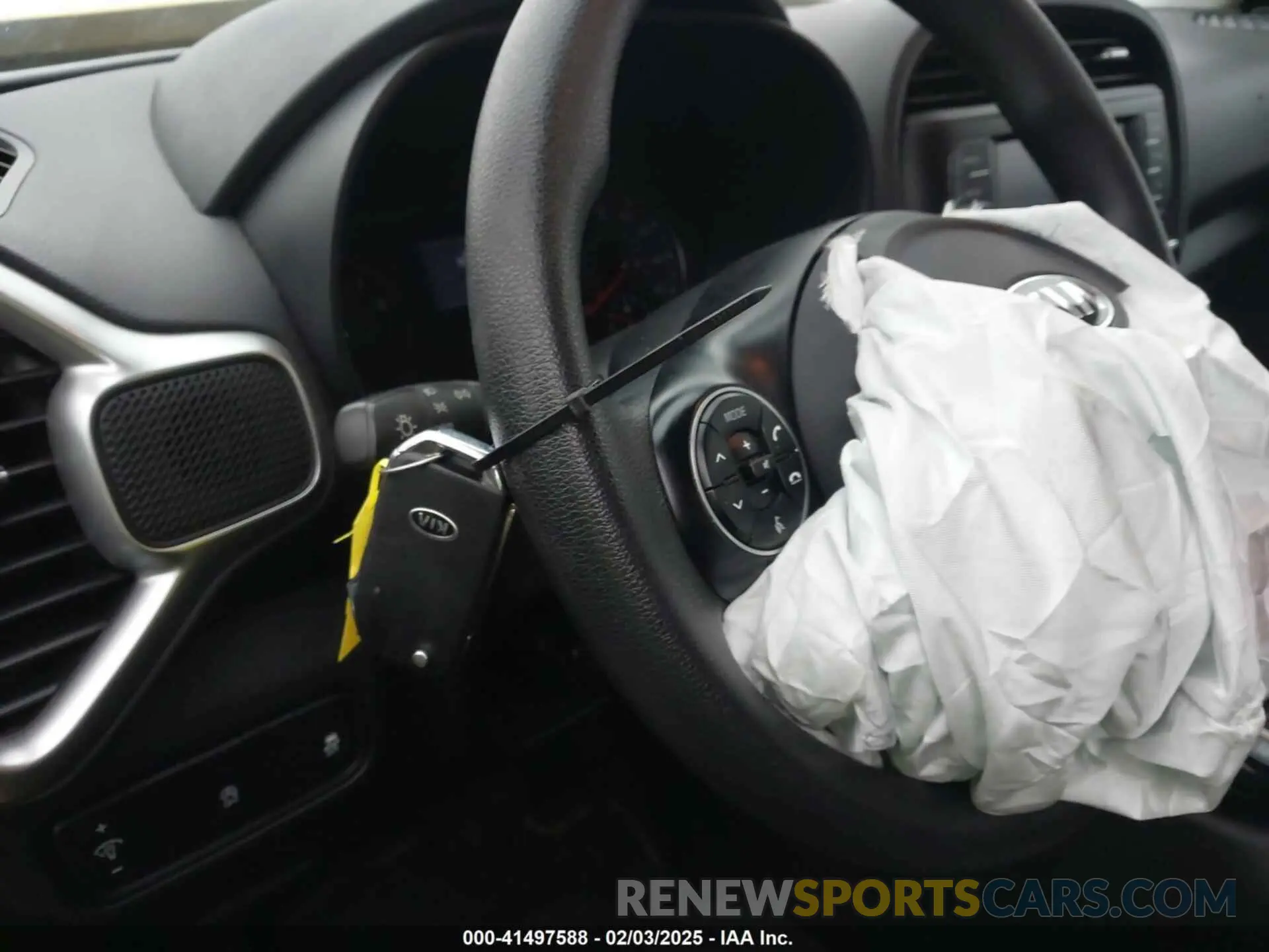 11 Photograph of a damaged car KNDJ23AU6L7100858 KIA SOUL 2020