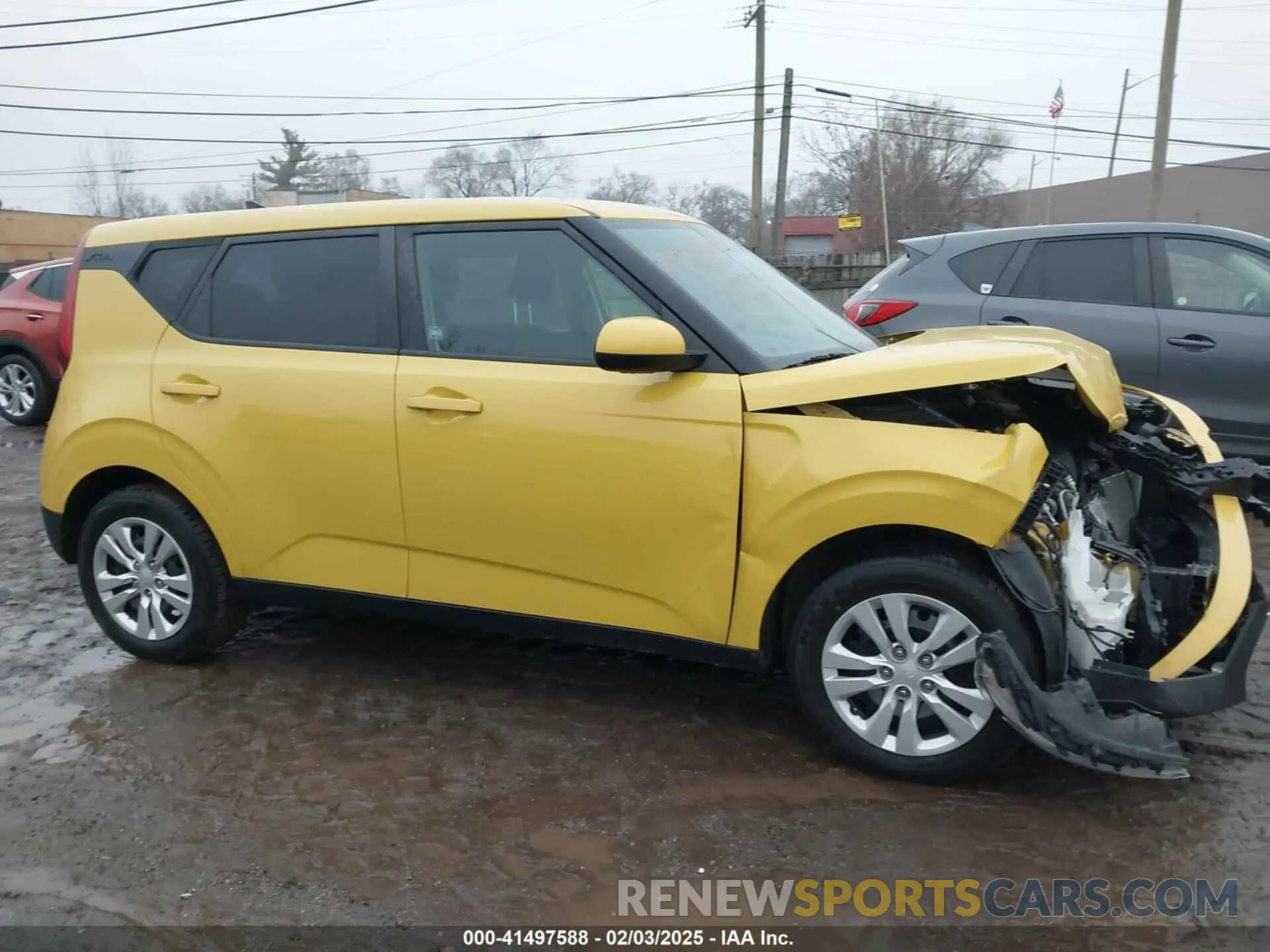 13 Photograph of a damaged car KNDJ23AU6L7100858 KIA SOUL 2020