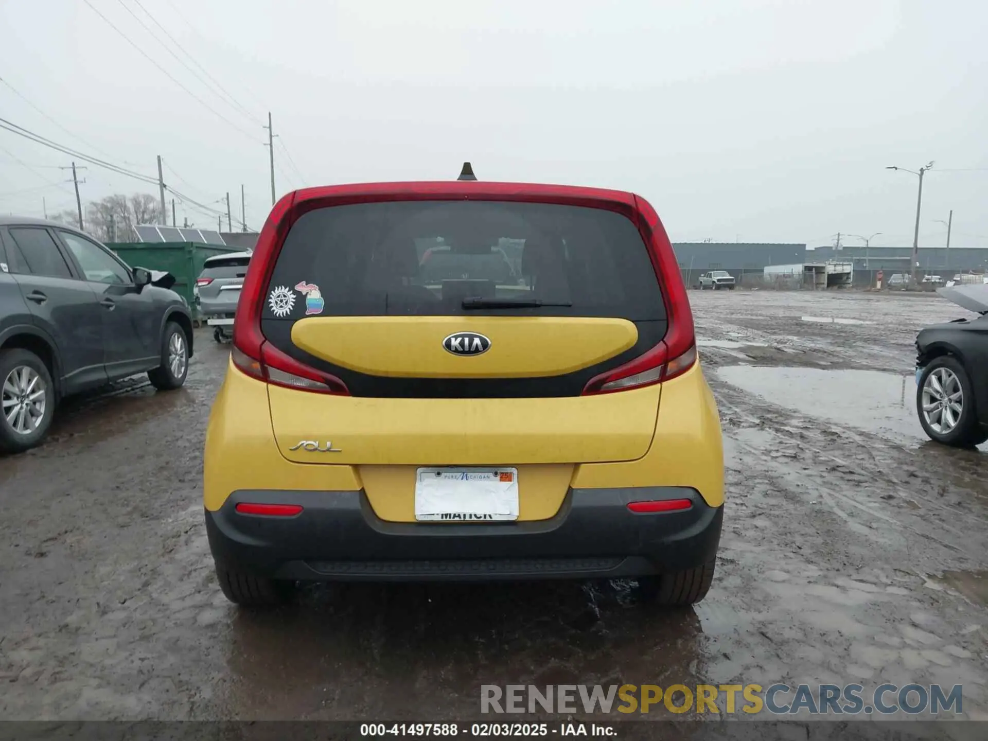 16 Photograph of a damaged car KNDJ23AU6L7100858 KIA SOUL 2020