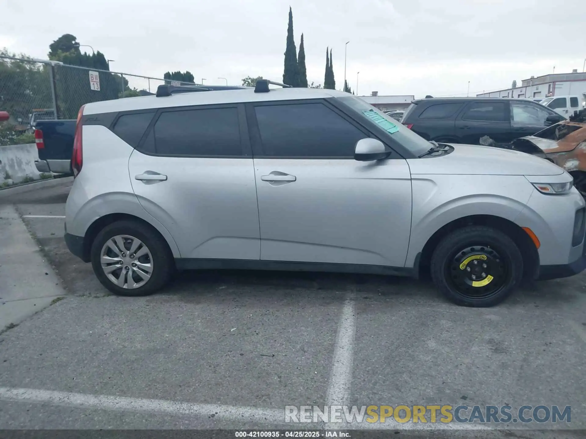 13 Photograph of a damaged car KNDJ23AU6L7104358 KIA SOUL 2020