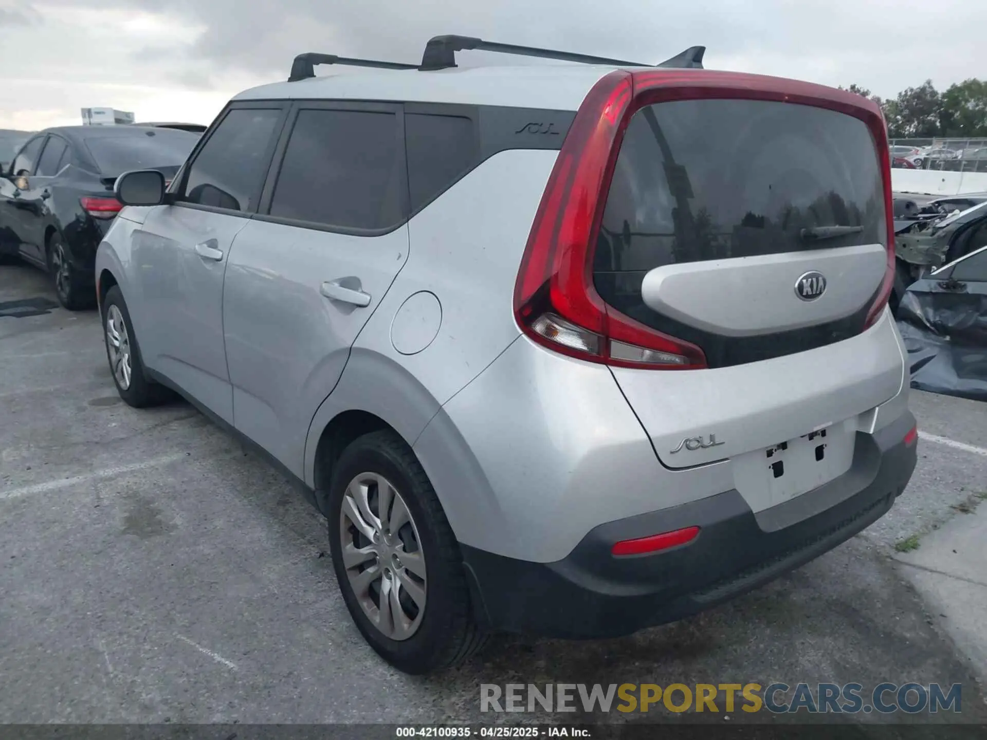 3 Photograph of a damaged car KNDJ23AU6L7104358 KIA SOUL 2020