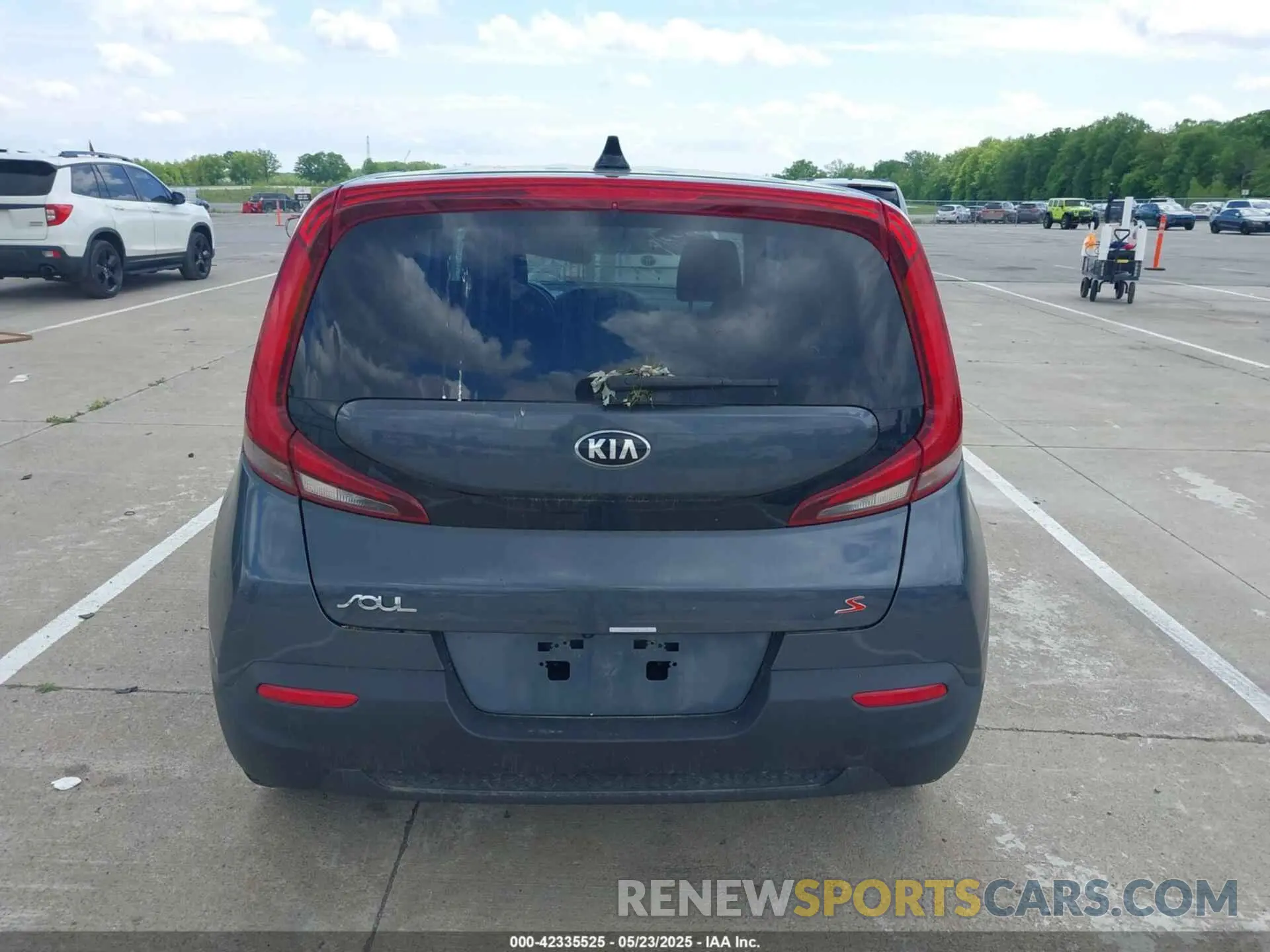 16 Photograph of a damaged car KNDJ23AU6L7717922 KIA SOUL 2020