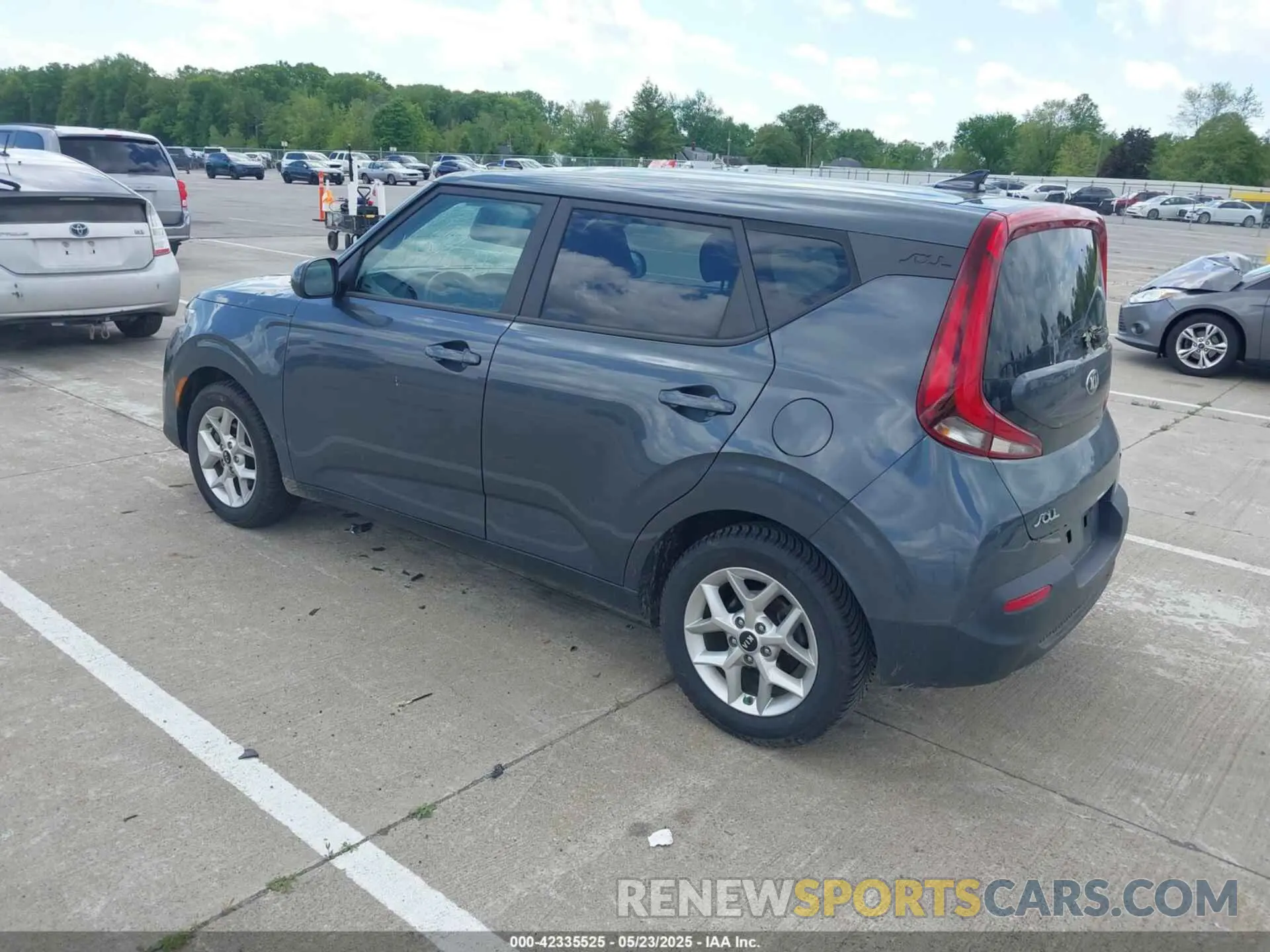 3 Photograph of a damaged car KNDJ23AU6L7717922 KIA SOUL 2020