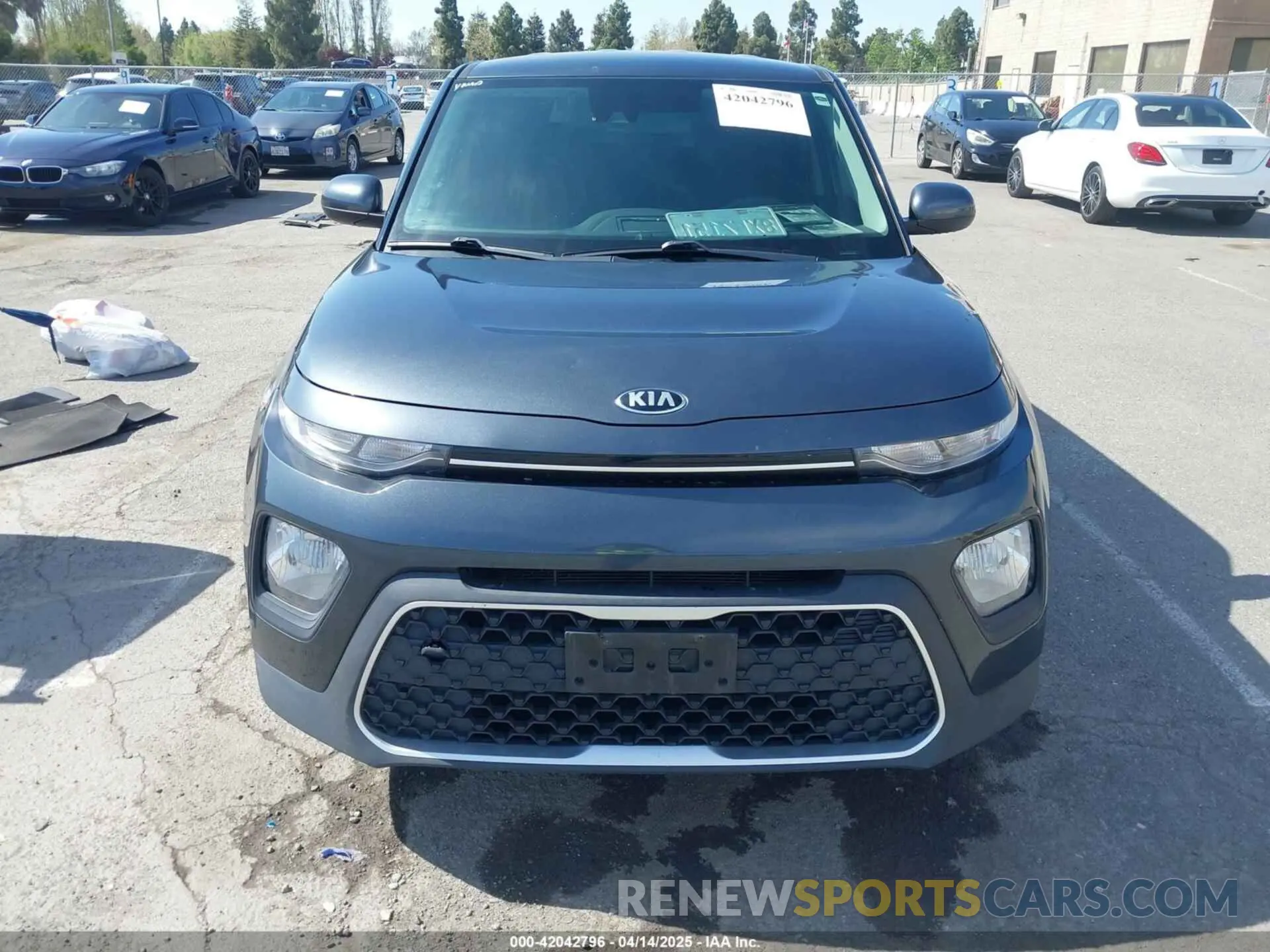 12 Photograph of a damaged car KNDJ23AU6L7722022 KIA SOUL 2020
