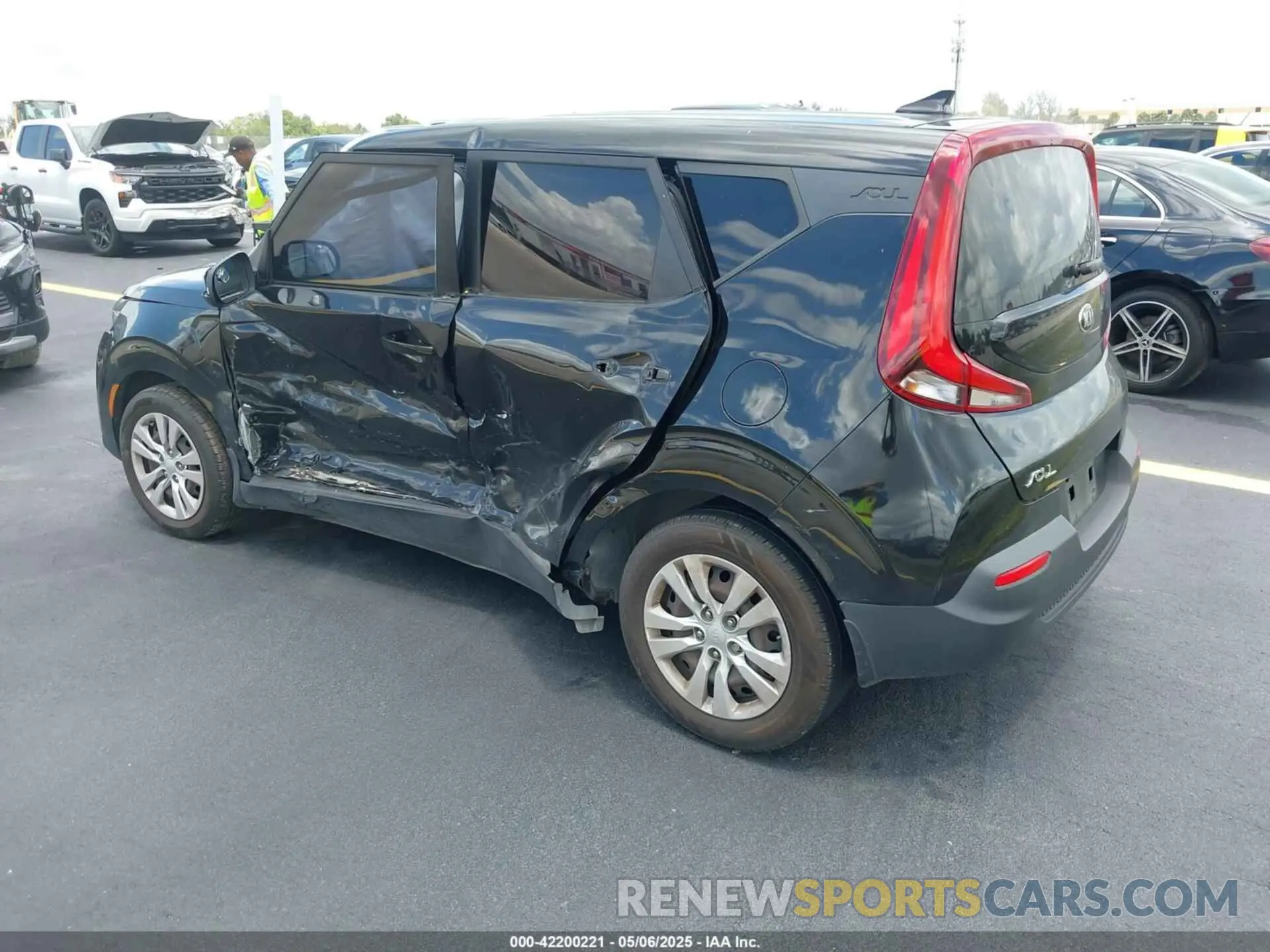 3 Photograph of a damaged car KNDJ23AU6L7724921 KIA SOUL 2020