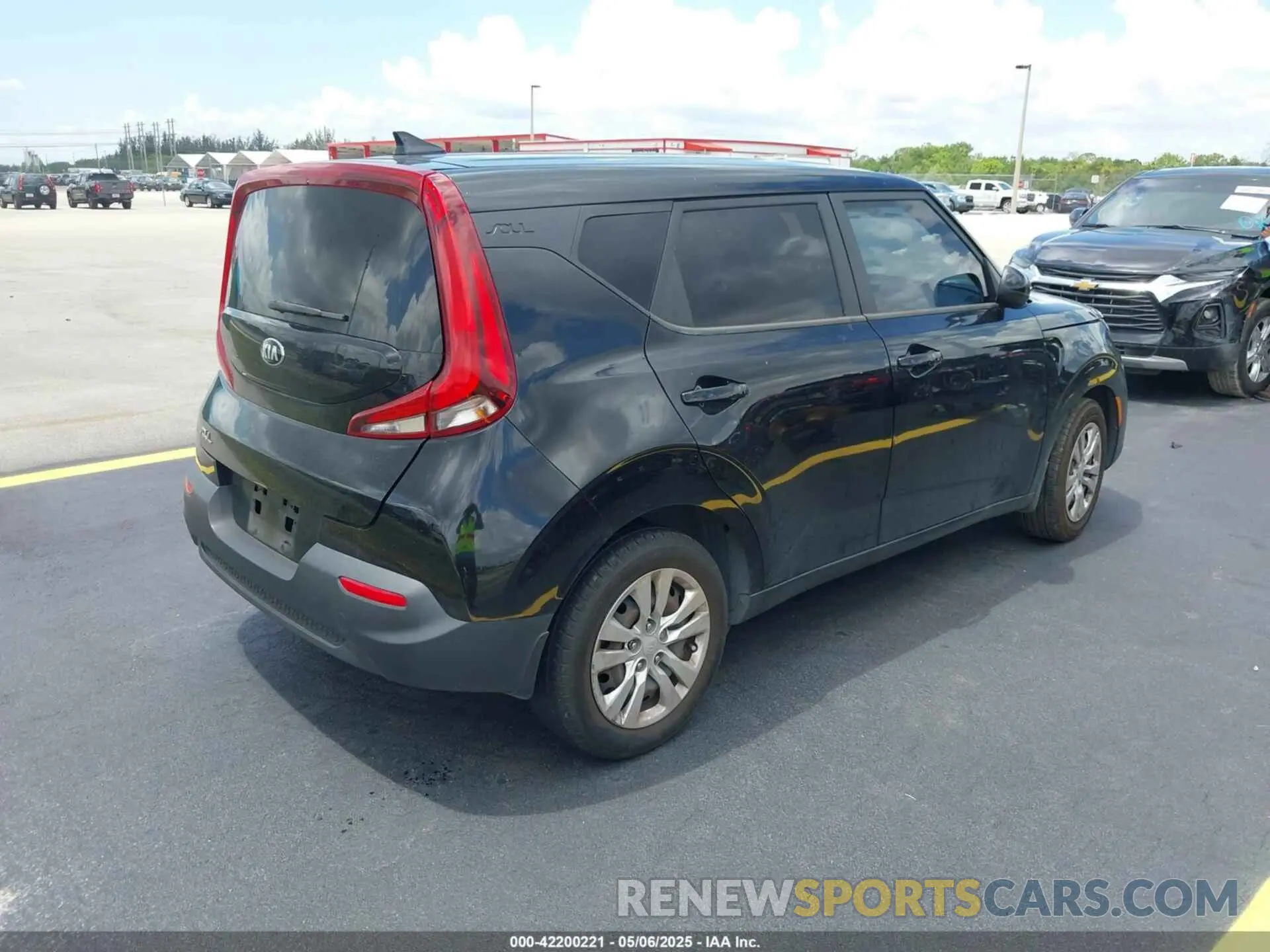 4 Photograph of a damaged car KNDJ23AU6L7724921 KIA SOUL 2020