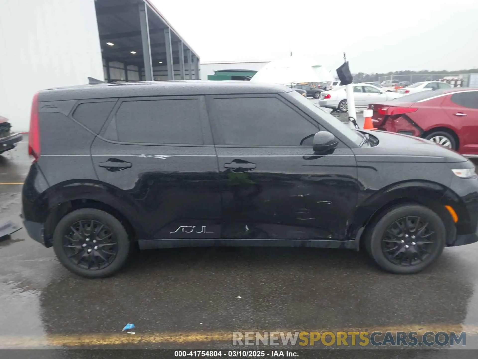 13 Photograph of a damaged car KNDJ23AU7L7004138 KIA SOUL 2020