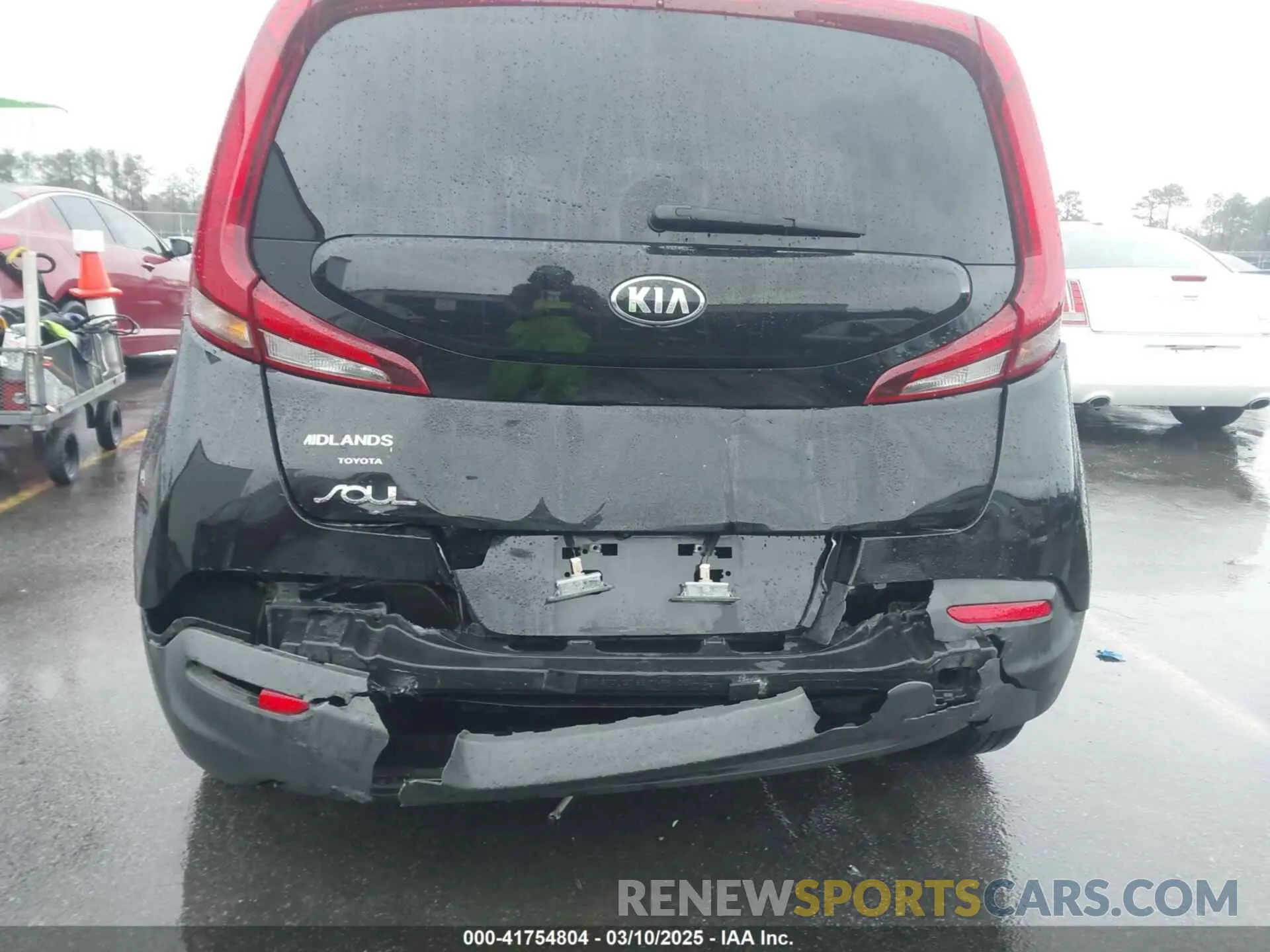 6 Photograph of a damaged car KNDJ23AU7L7004138 KIA SOUL 2020