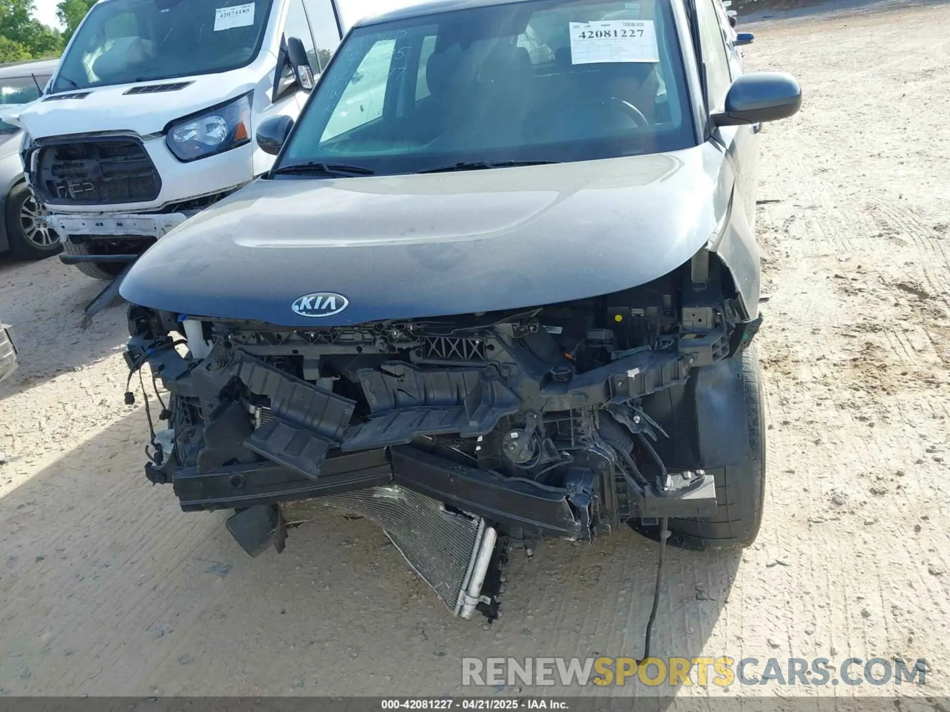 11 Photograph of a damaged car KNDJ23AU7L7004317 KIA SOUL 2020