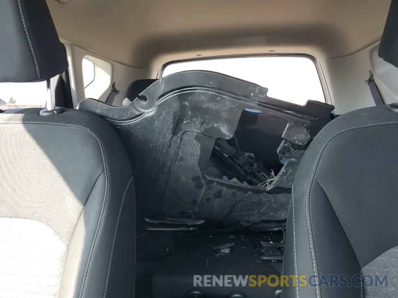 10 Photograph of a damaged car KNDJ23AU7L7010179 KIA SOUL 2020