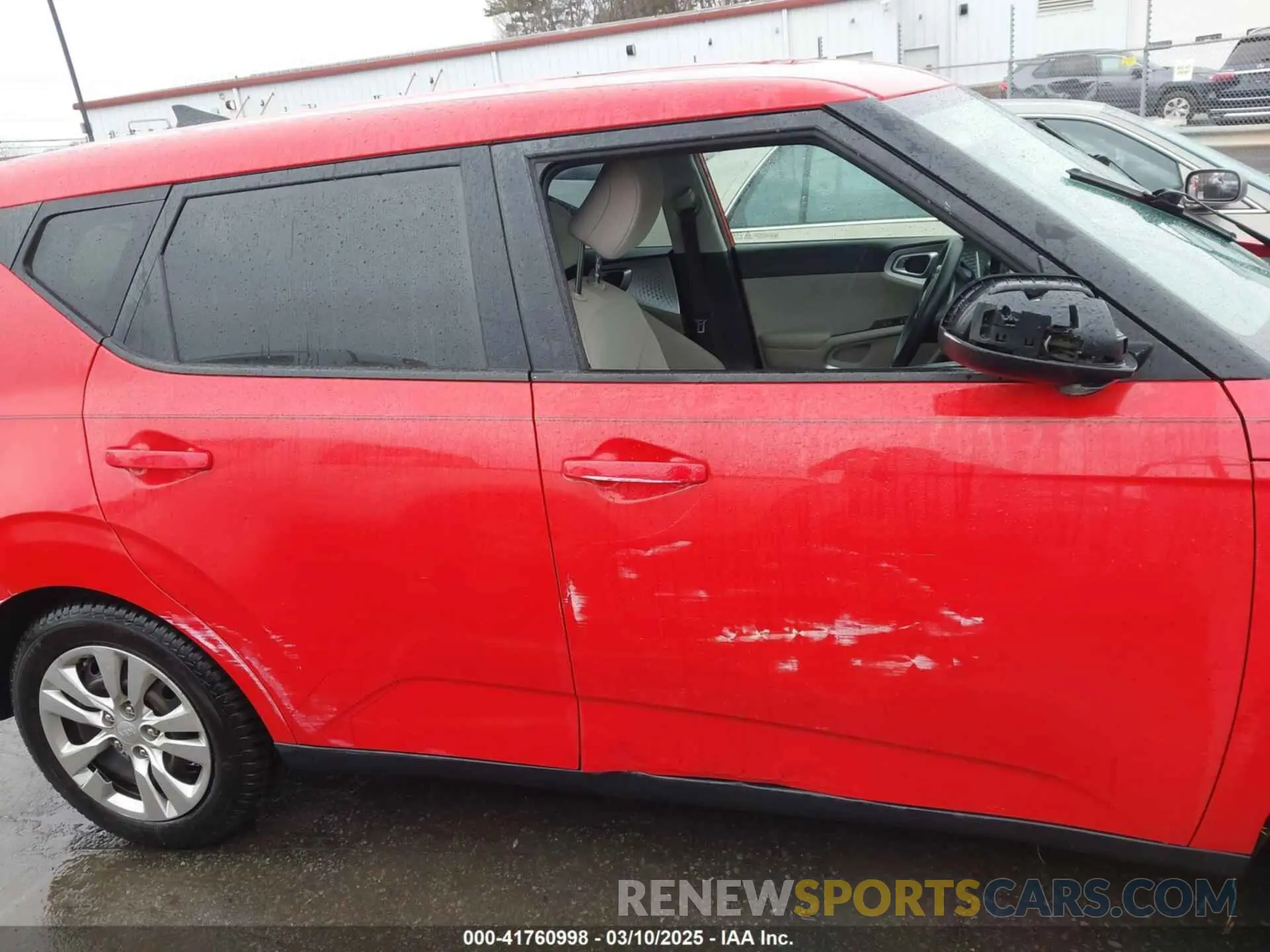 13 Photograph of a damaged car KNDJ23AU7L7016175 KIA SOUL 2020