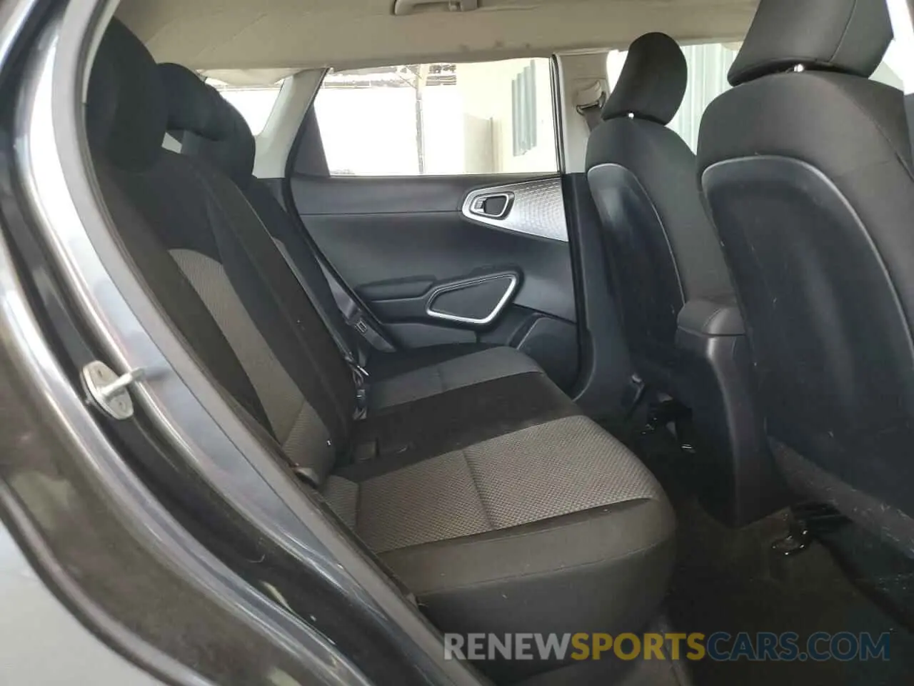 11 Photograph of a damaged car KNDJ23AU7L7035938 KIA SOUL 2020