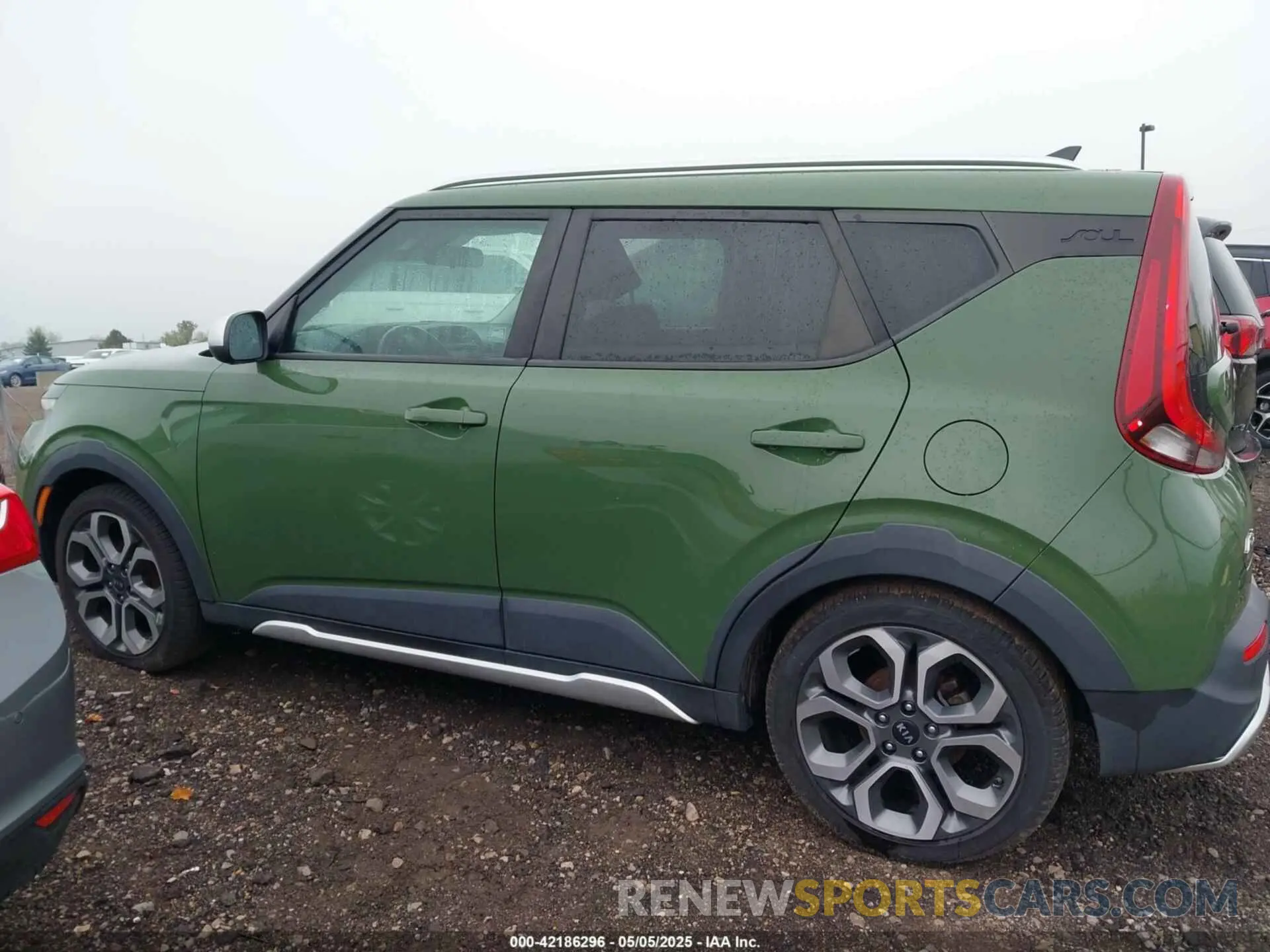 13 Photograph of a damaged car KNDJ23AU7L7040346 KIA SOUL 2020