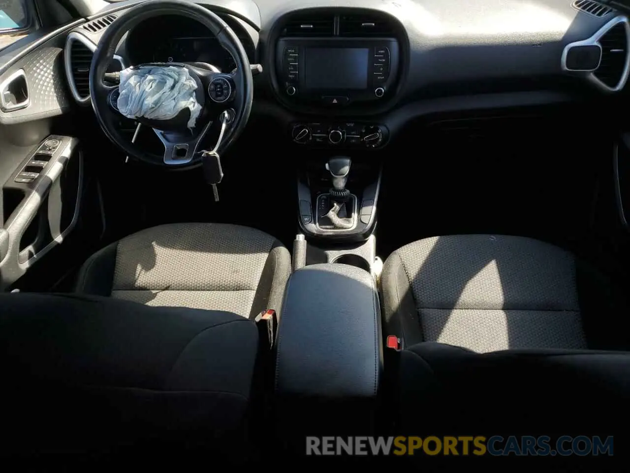 8 Photograph of a damaged car KNDJ23AU7L7040783 KIA SOUL 2020