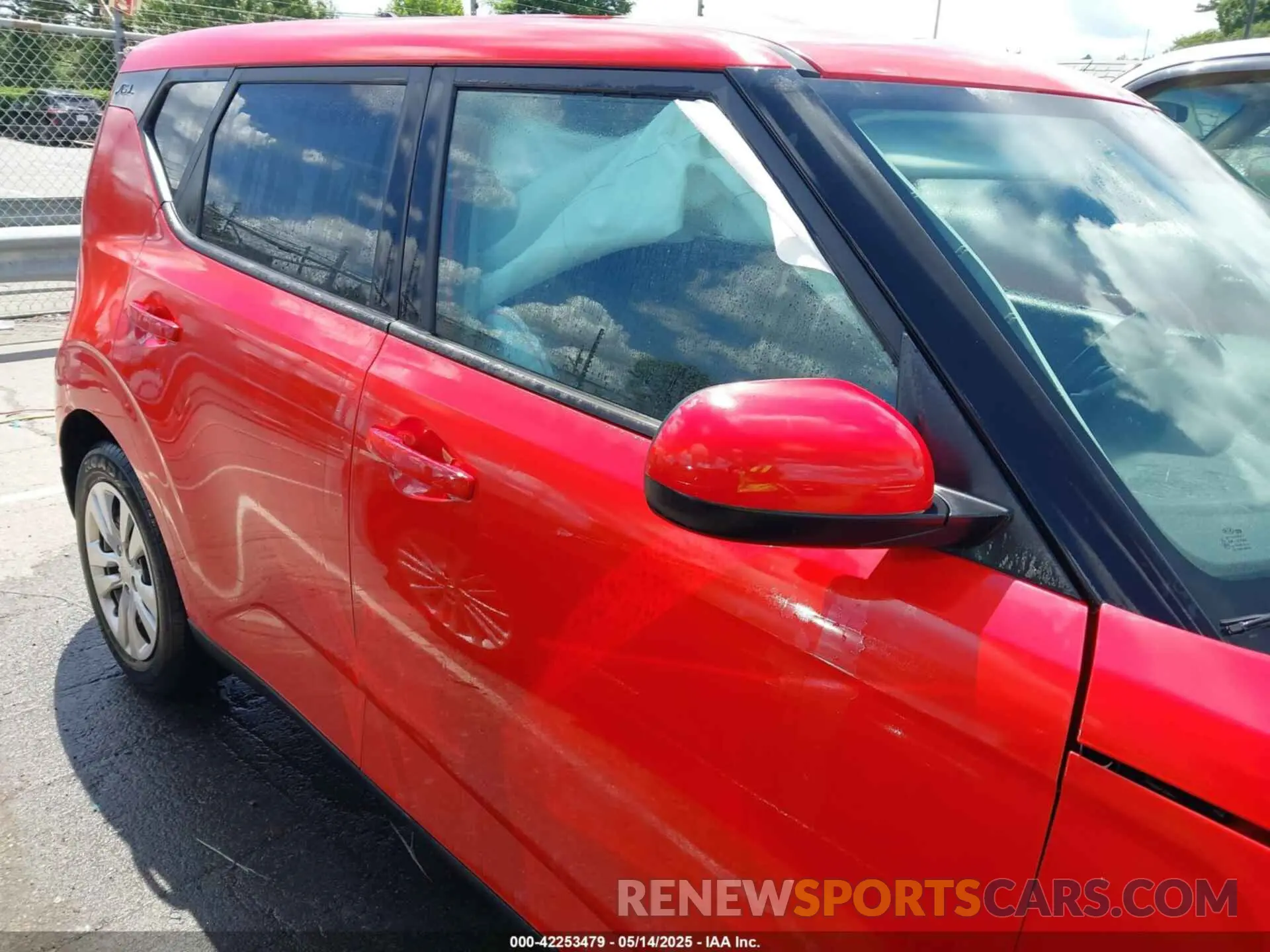 13 Photograph of a damaged car KNDJ23AU7L7041206 KIA SOUL 2020