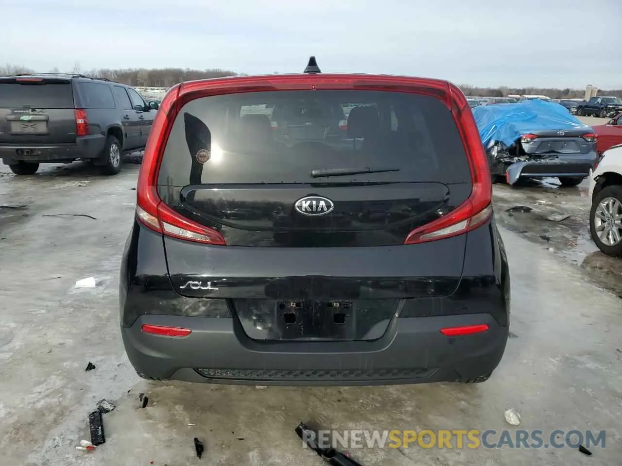 6 Photograph of a damaged car KNDJ23AU7L7079924 KIA SOUL 2020