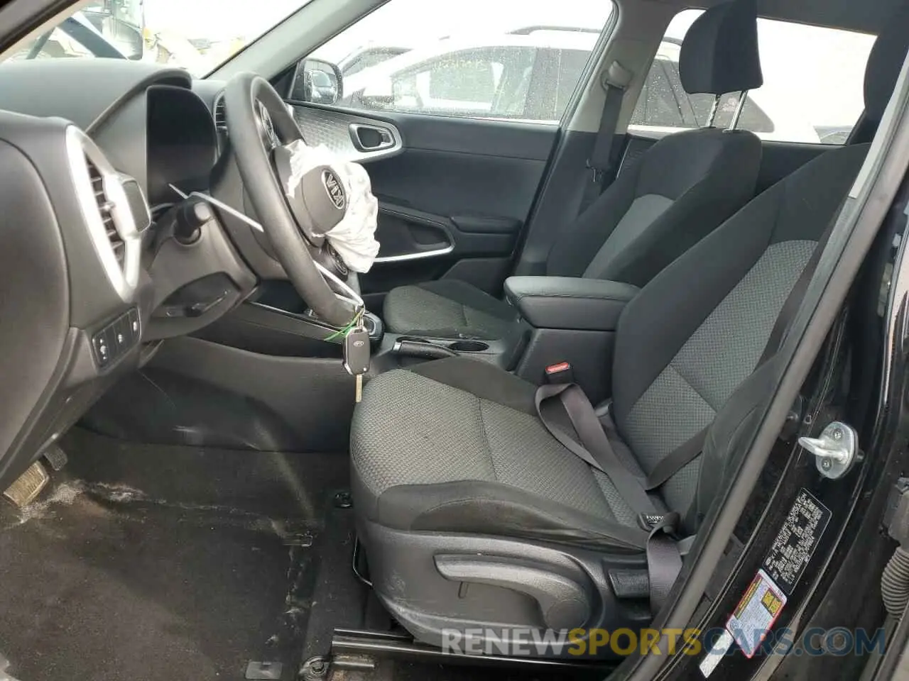 7 Photograph of a damaged car KNDJ23AU7L7079924 KIA SOUL 2020