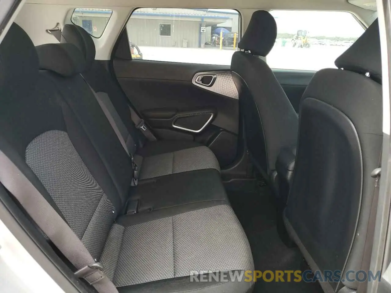 10 Photograph of a damaged car KNDJ23AU7L7087330 KIA SOUL 2020