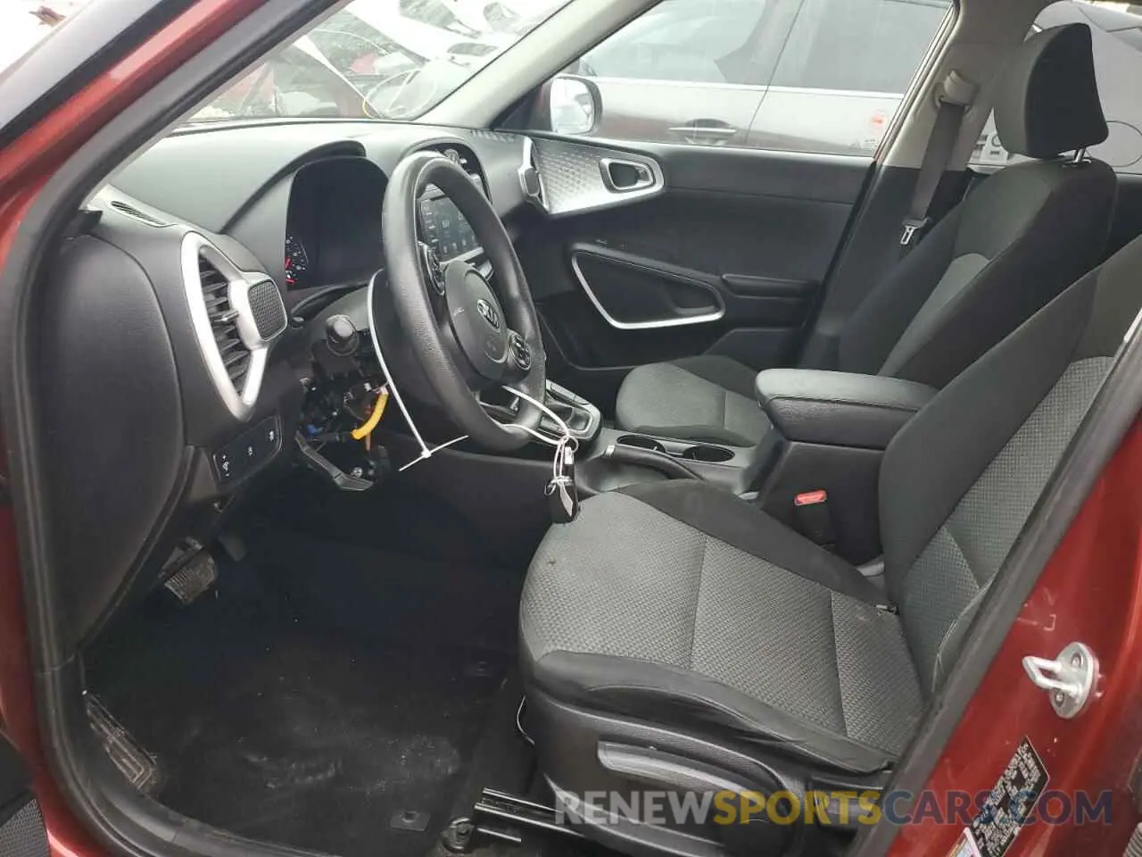 7 Photograph of a damaged car KNDJ23AU7L7113991 KIA SOUL 2020