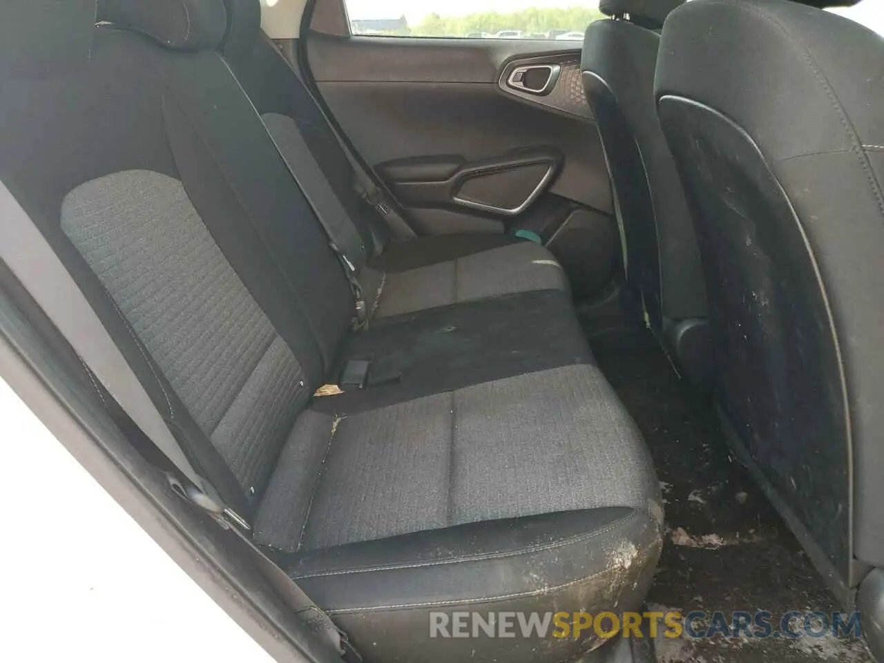 11 Photograph of a damaged car KNDJ23AU7L7703334 KIA SOUL 2020
