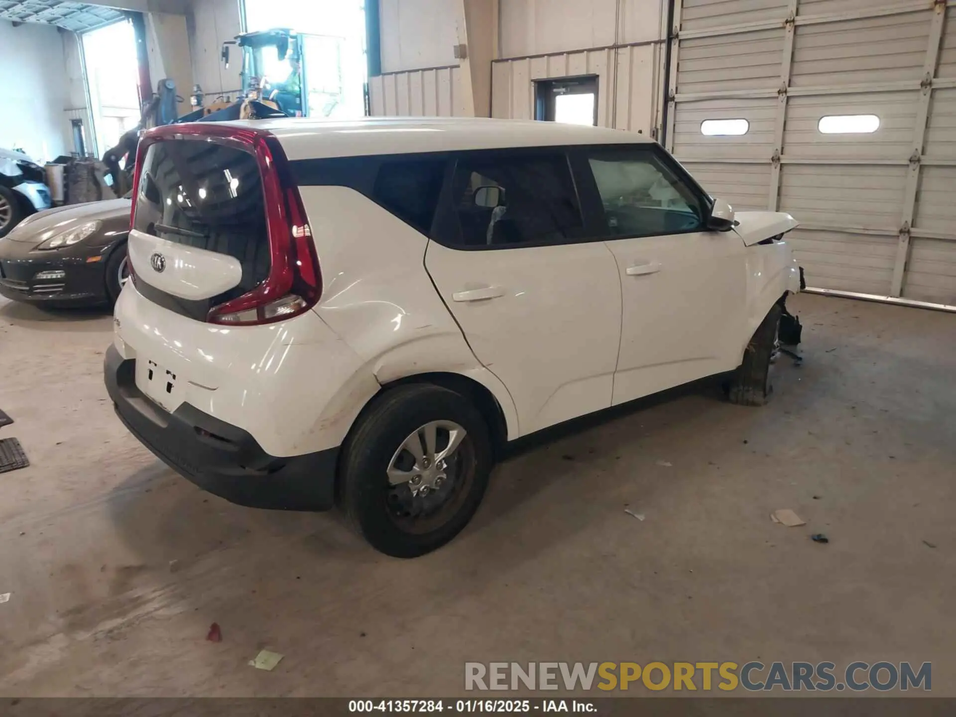 4 Photograph of a damaged car KNDJ23AU7L7709151 KIA SOUL 2020