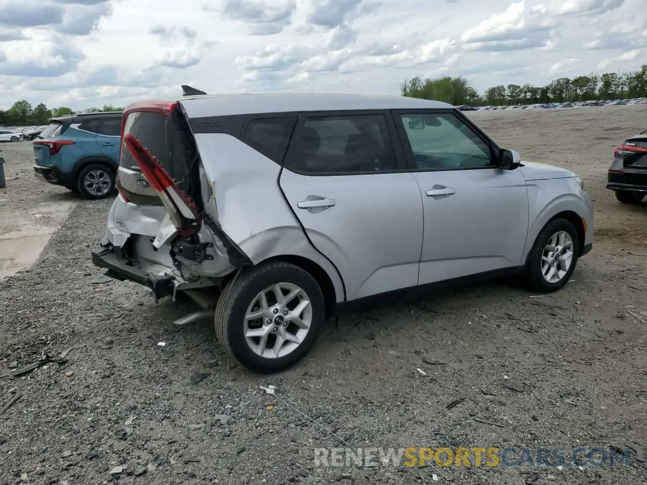 3 Photograph of a damaged car KNDJ23AU8L7000826 KIA SOUL 2020