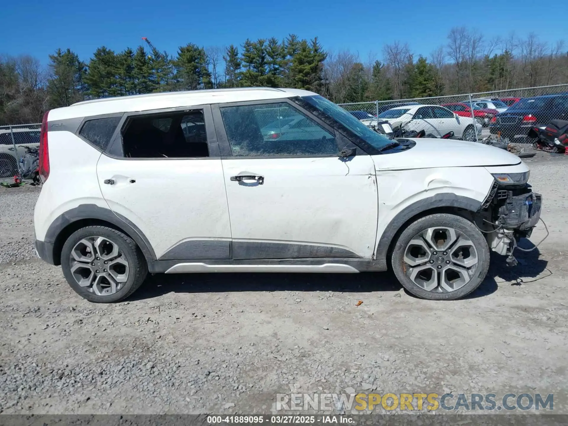 12 Photograph of a damaged car KNDJ23AU8L7003306 KIA SOUL 2020