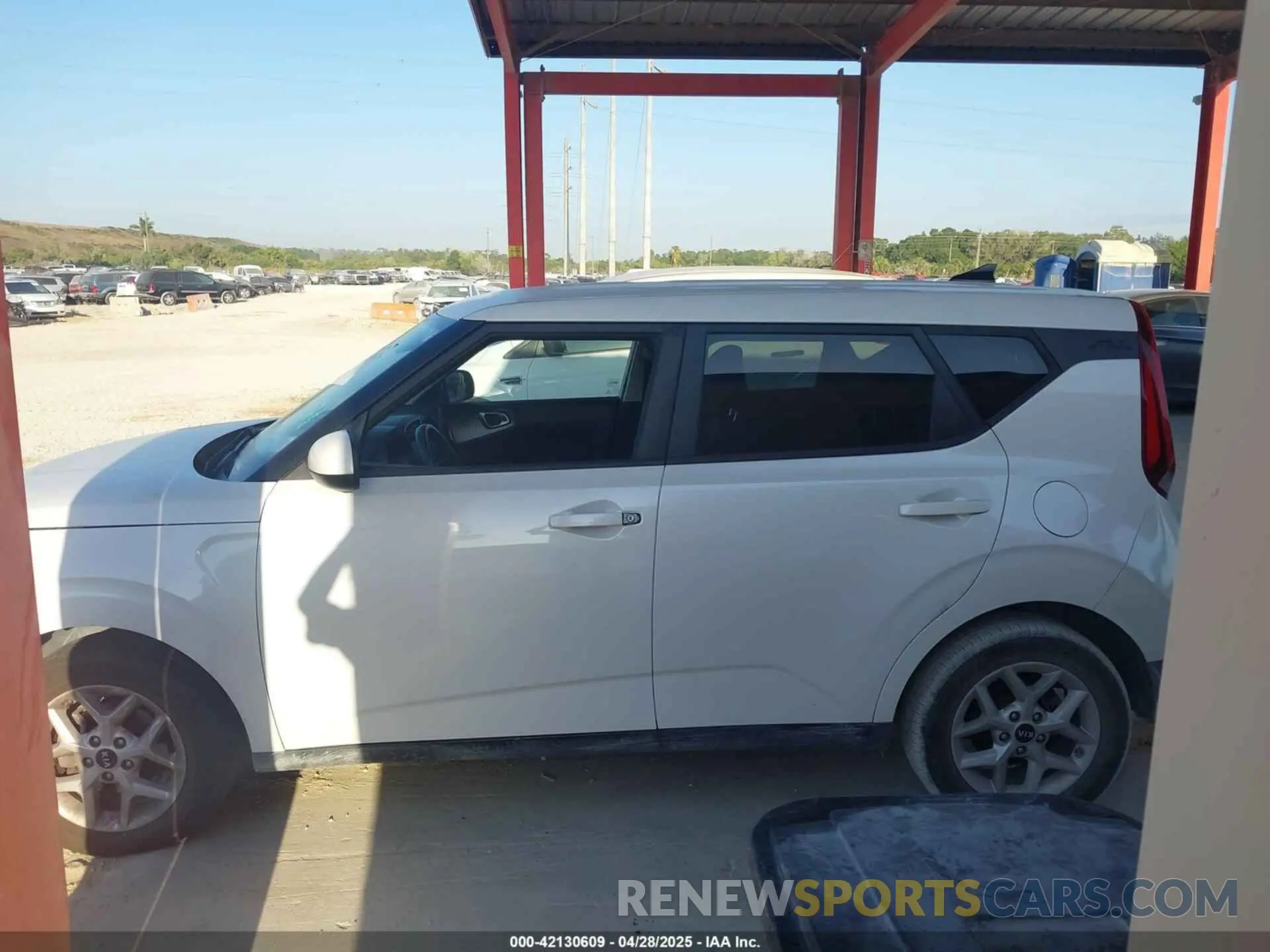 15 Photograph of a damaged car KNDJ23AU8L7004004 KIA SOUL 2020