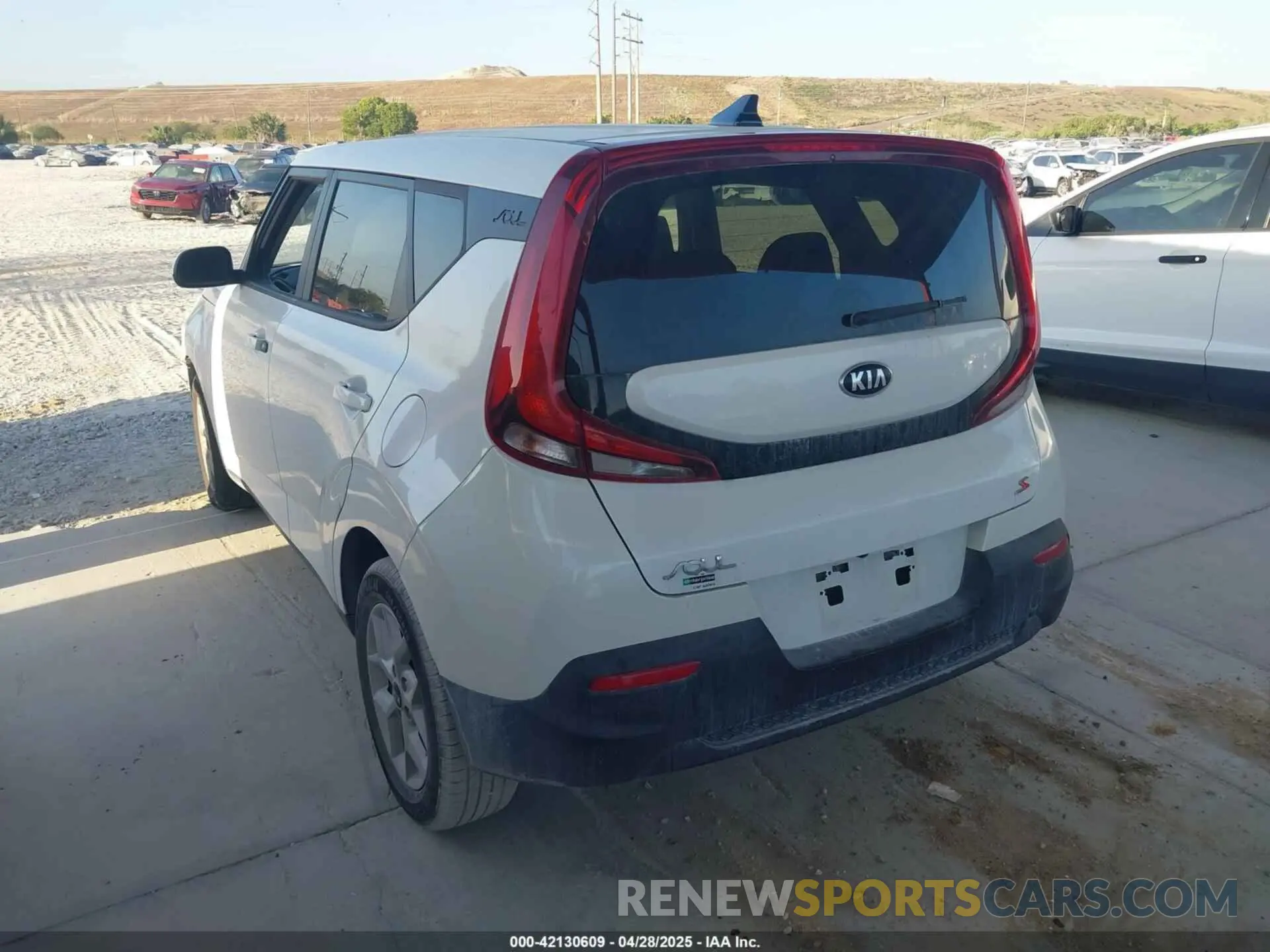 3 Photograph of a damaged car KNDJ23AU8L7004004 KIA SOUL 2020
