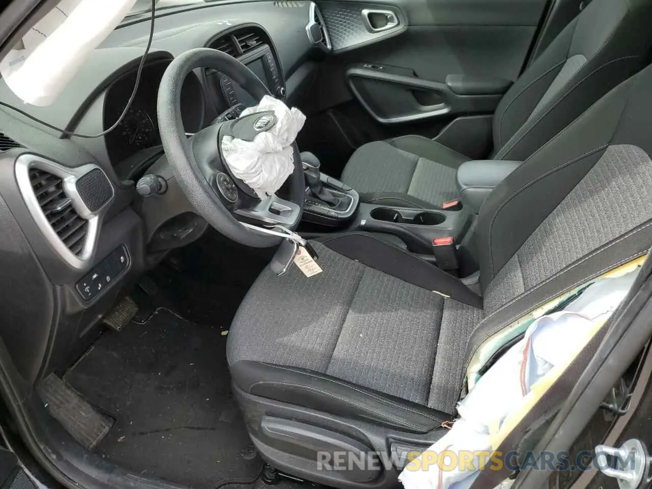 7 Photograph of a damaged car KNDJ23AU8L7011678 KIA SOUL 2020