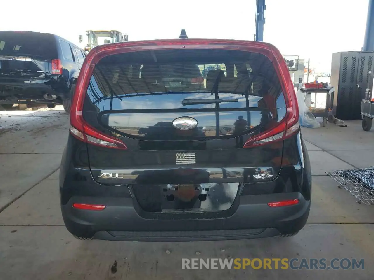 6 Photograph of a damaged car KNDJ23AU8L7033020 KIA SOUL 2020