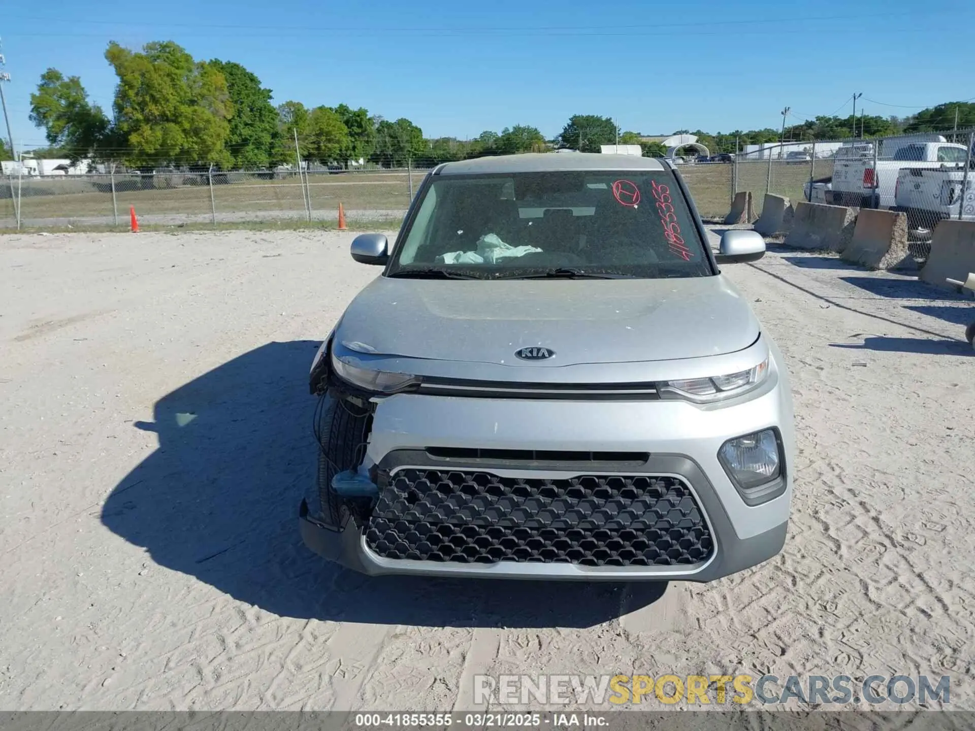 12 Photograph of a damaged car KNDJ23AU8L7037942 KIA SOUL 2020