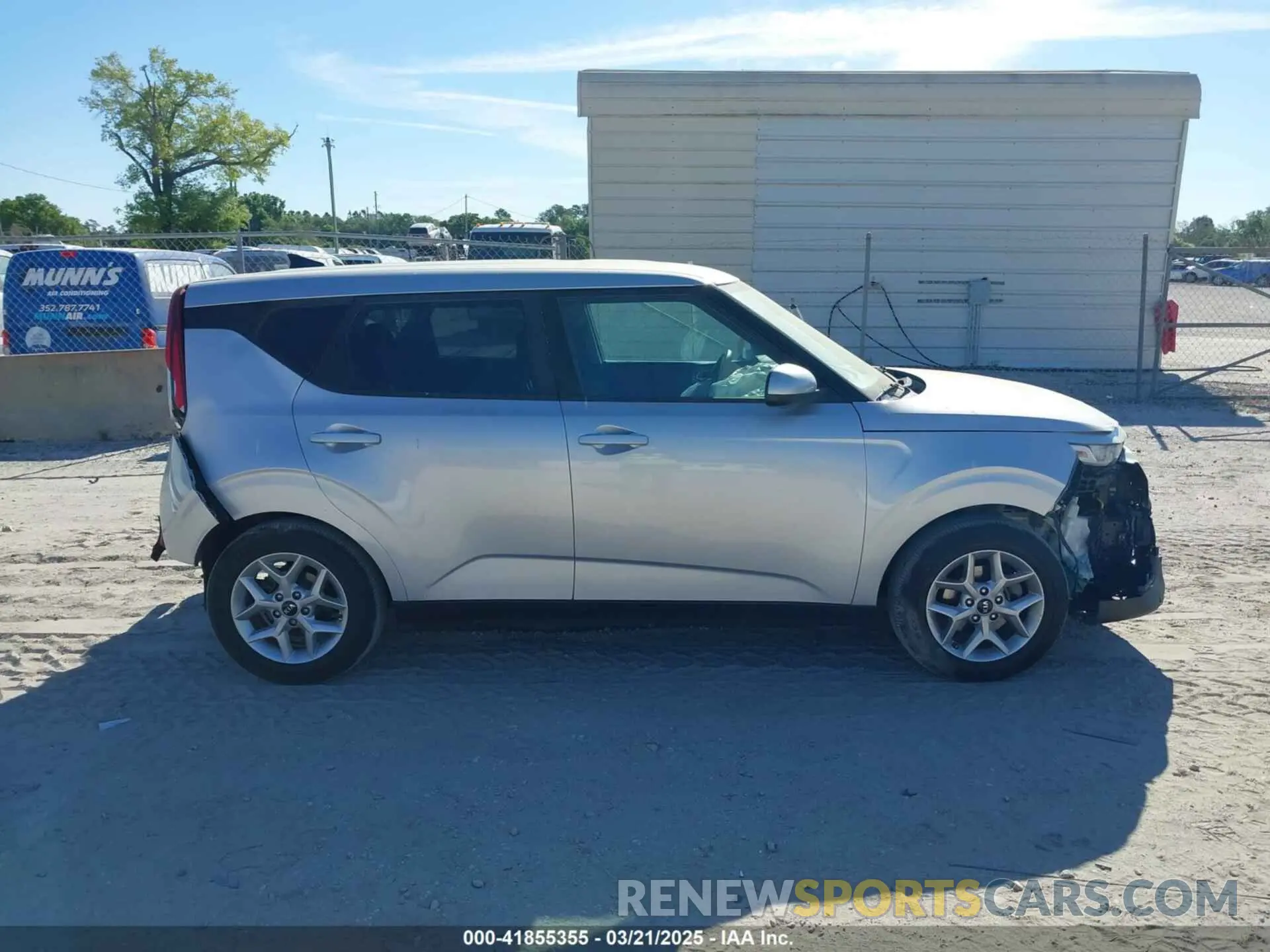 13 Photograph of a damaged car KNDJ23AU8L7037942 KIA SOUL 2020