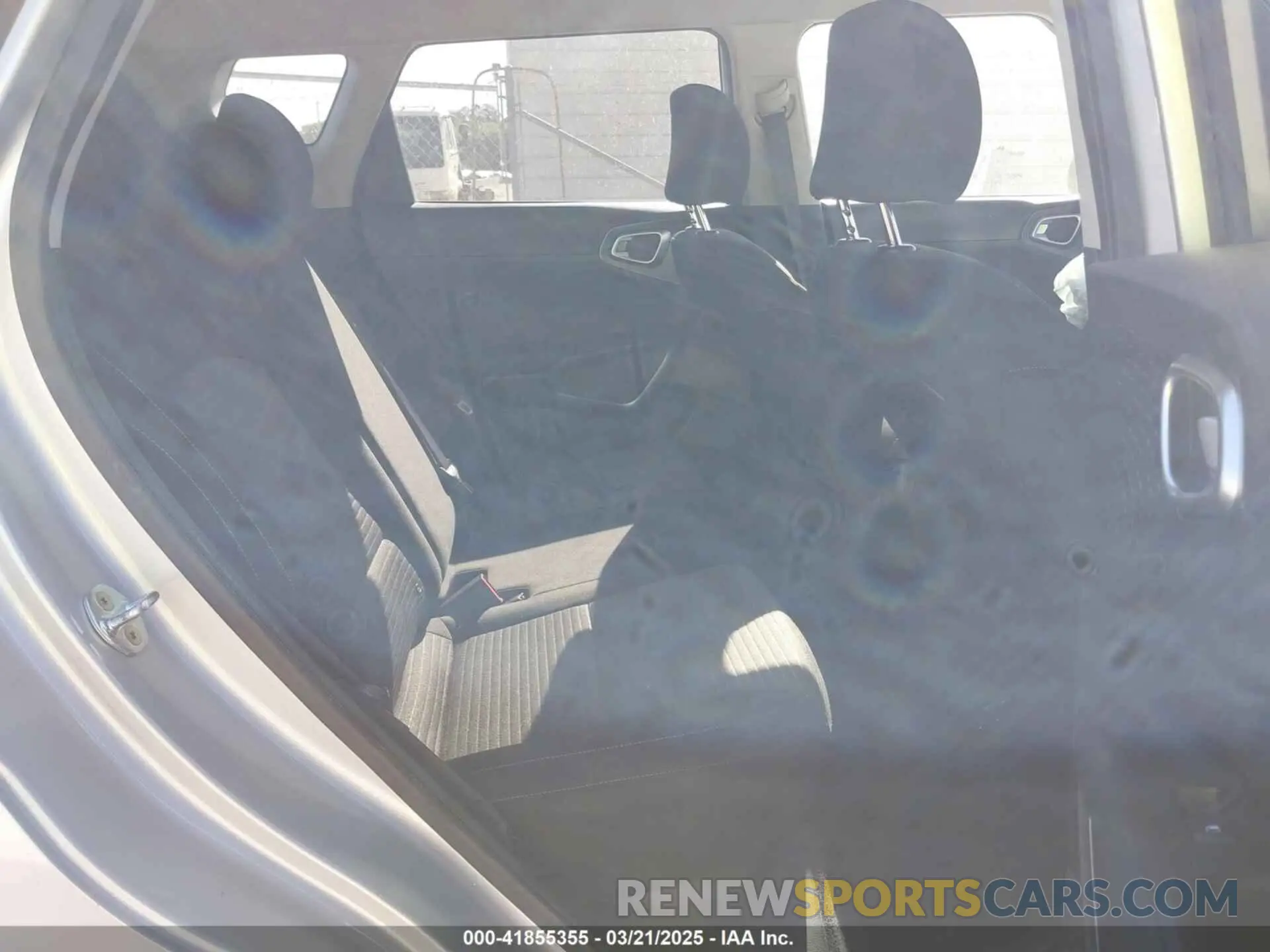 8 Photograph of a damaged car KNDJ23AU8L7037942 KIA SOUL 2020
