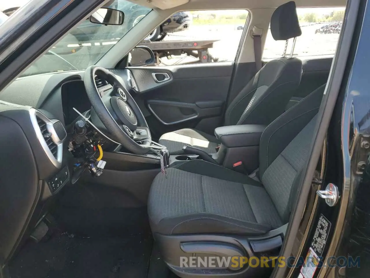 7 Photograph of a damaged car KNDJ23AU8L7042722 KIA SOUL 2020