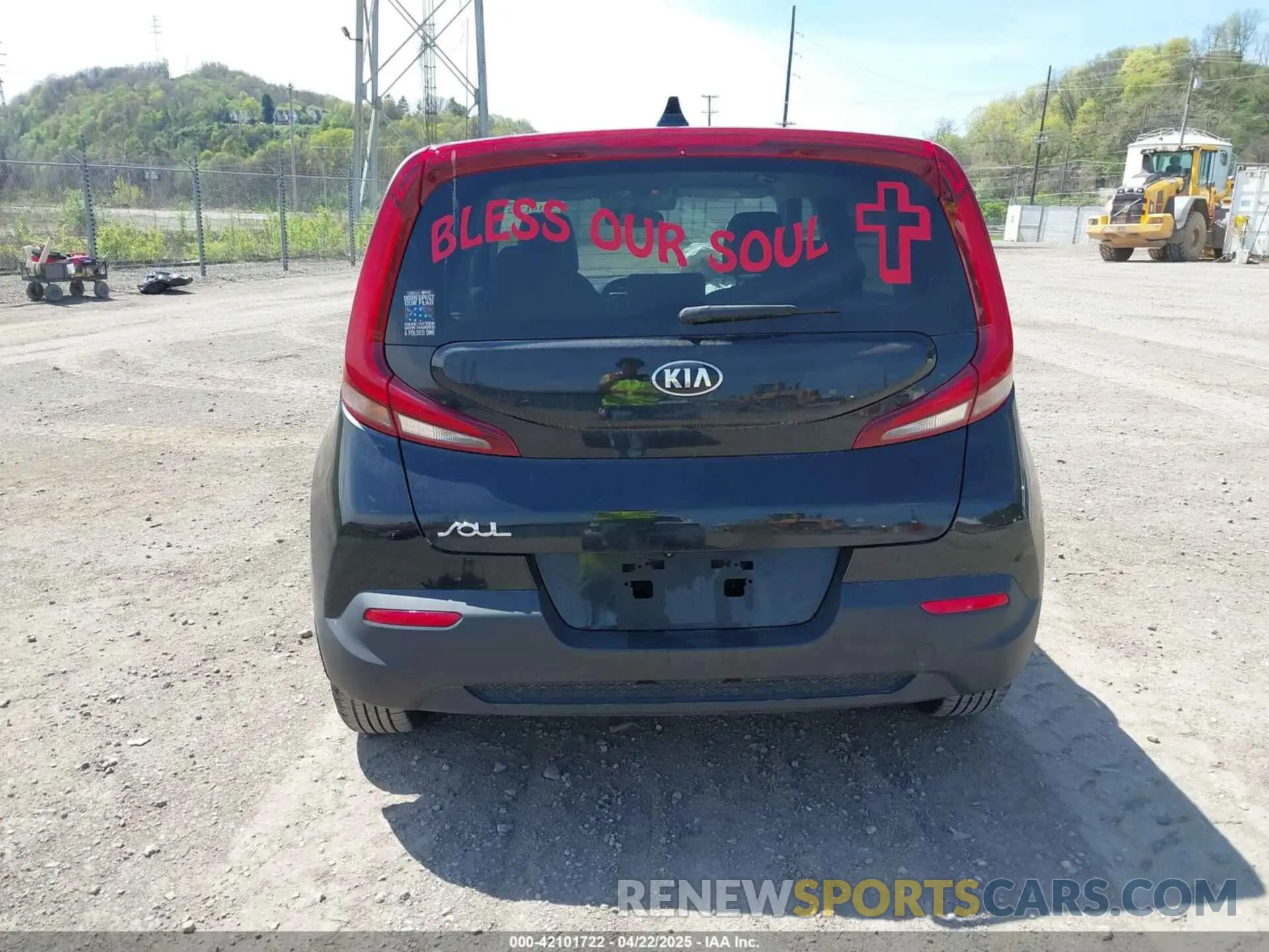17 Photograph of a damaged car KNDJ23AU8L7057222 KIA SOUL 2020