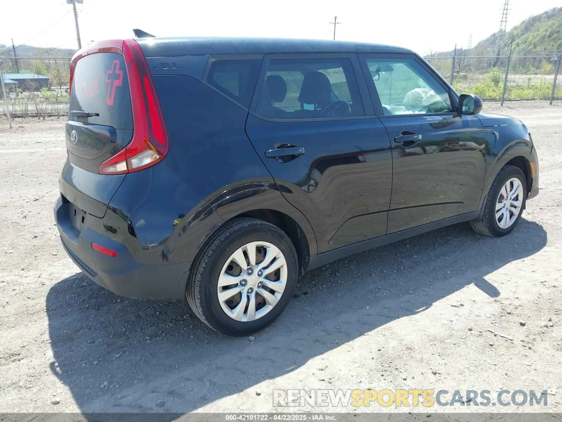 4 Photograph of a damaged car KNDJ23AU8L7057222 KIA SOUL 2020