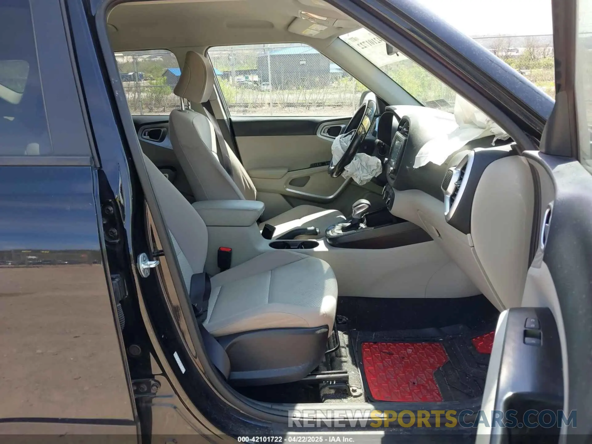 5 Photograph of a damaged car KNDJ23AU8L7057222 KIA SOUL 2020