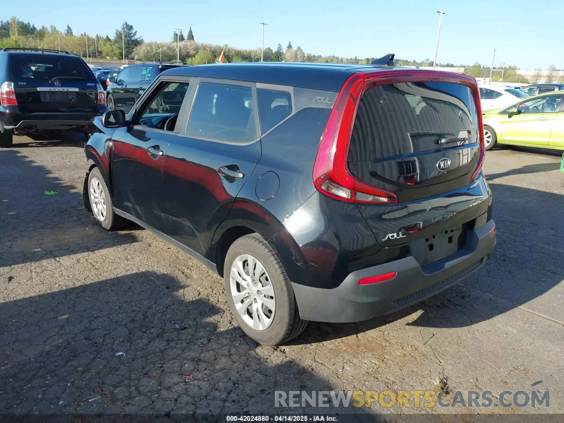 3 Photograph of a damaged car KNDJ23AU8L7061786 KIA SOUL 2020