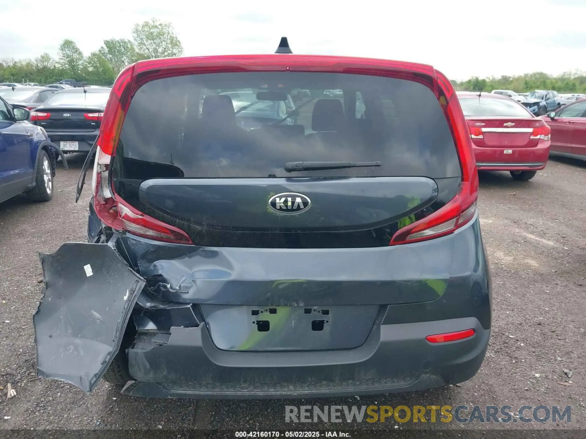 16 Photograph of a damaged car KNDJ23AU8L7094125 KIA SOUL 2020