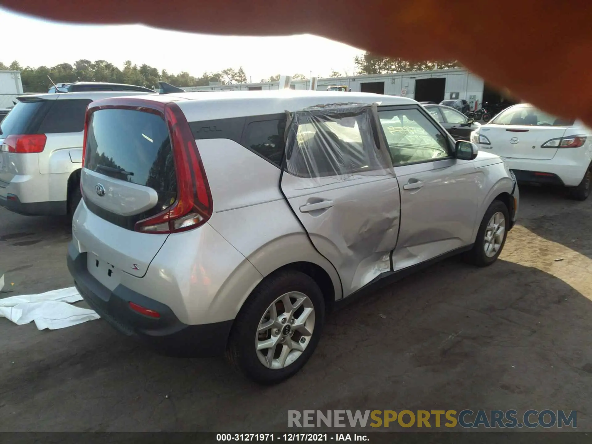 4 Photograph of a damaged car KNDJ23AU8L7108900 KIA SOUL 2020