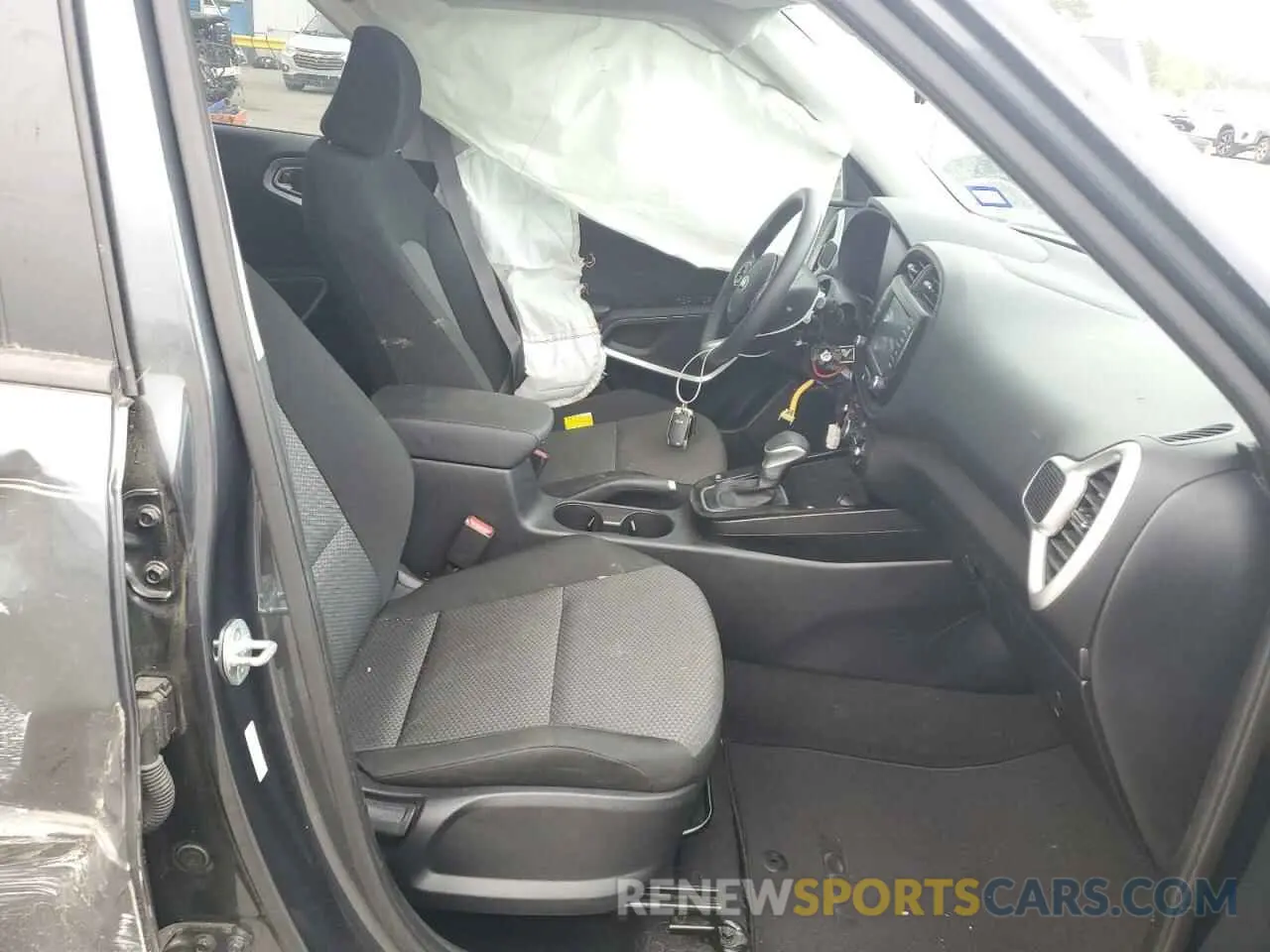 7 Photograph of a damaged car KNDJ23AU8L7115524 KIA SOUL 2020