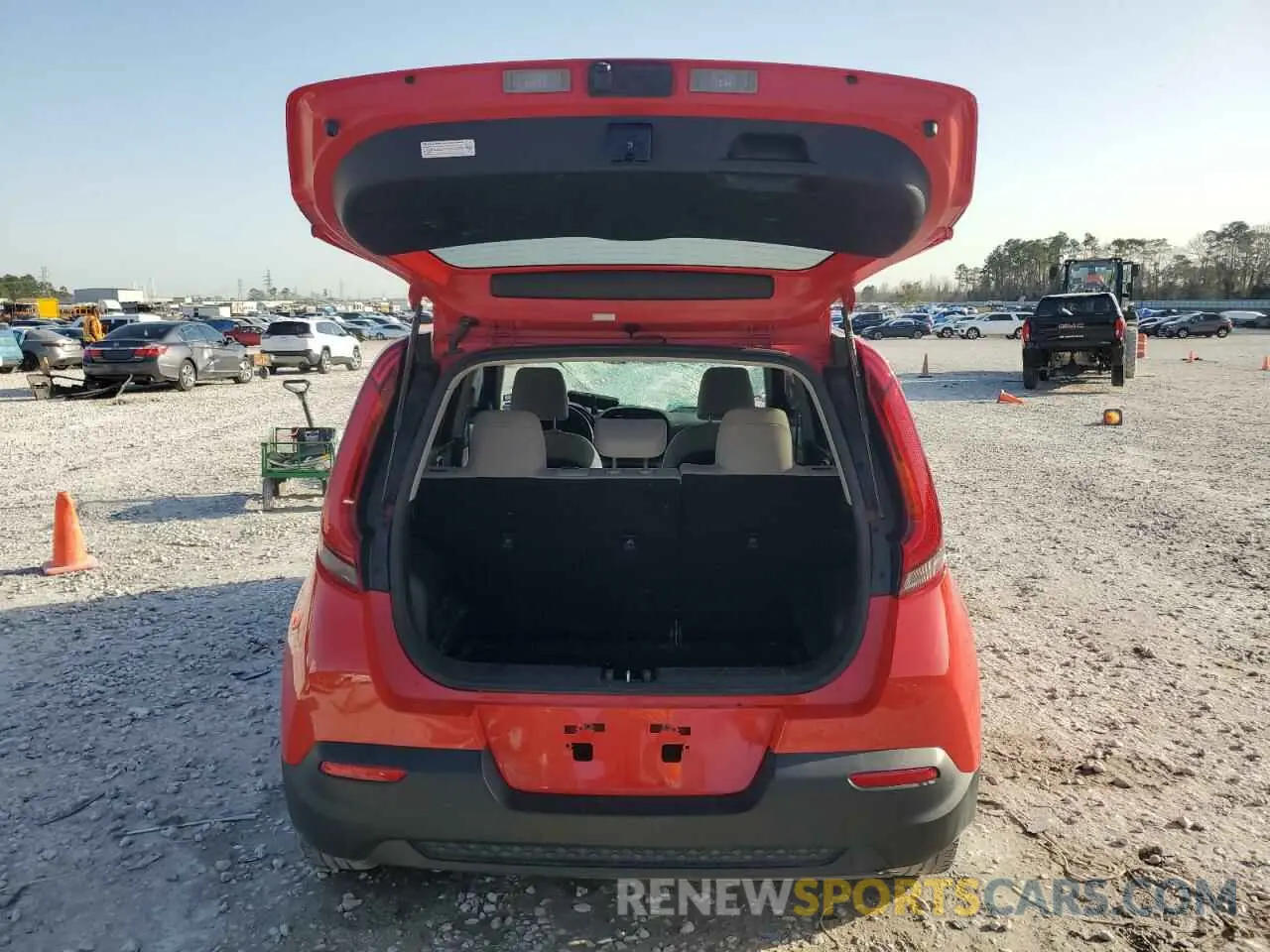 6 Photograph of a damaged car KNDJ23AU8L7702967 KIA SOUL 2020