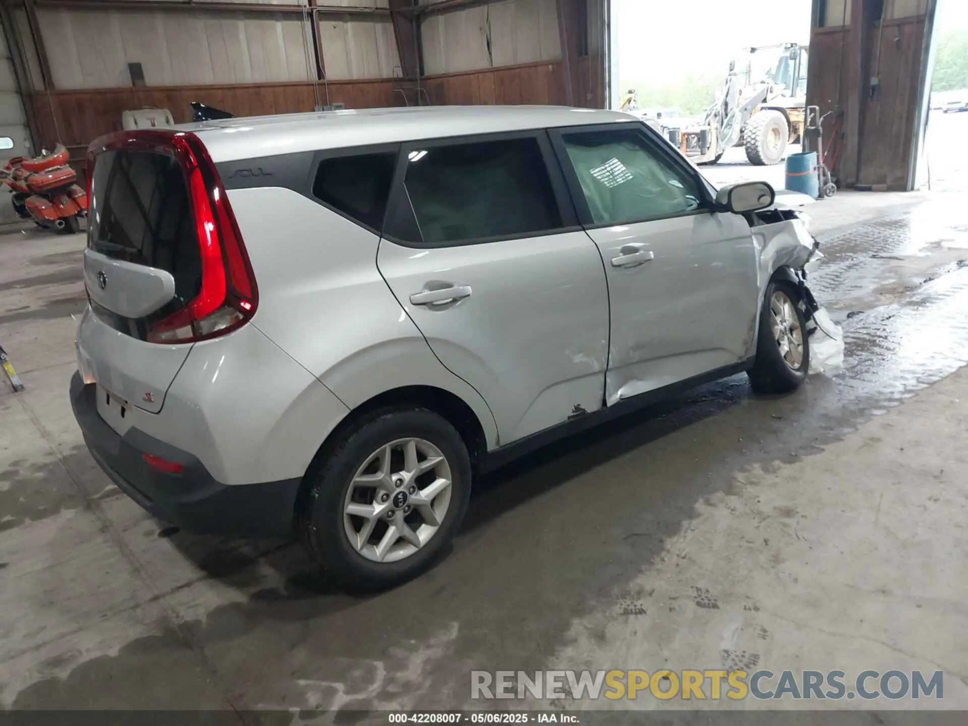 4 Photograph of a damaged car KNDJ23AU8L7720076 KIA SOUL 2020