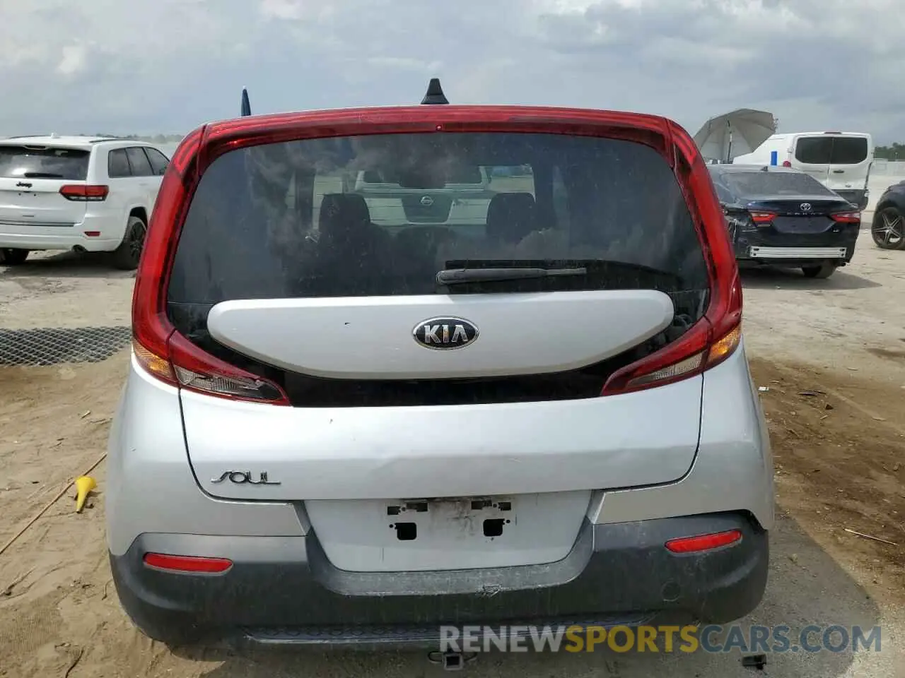 6 Photograph of a damaged car KNDJ23AU8L7729957 KIA SOUL 2020