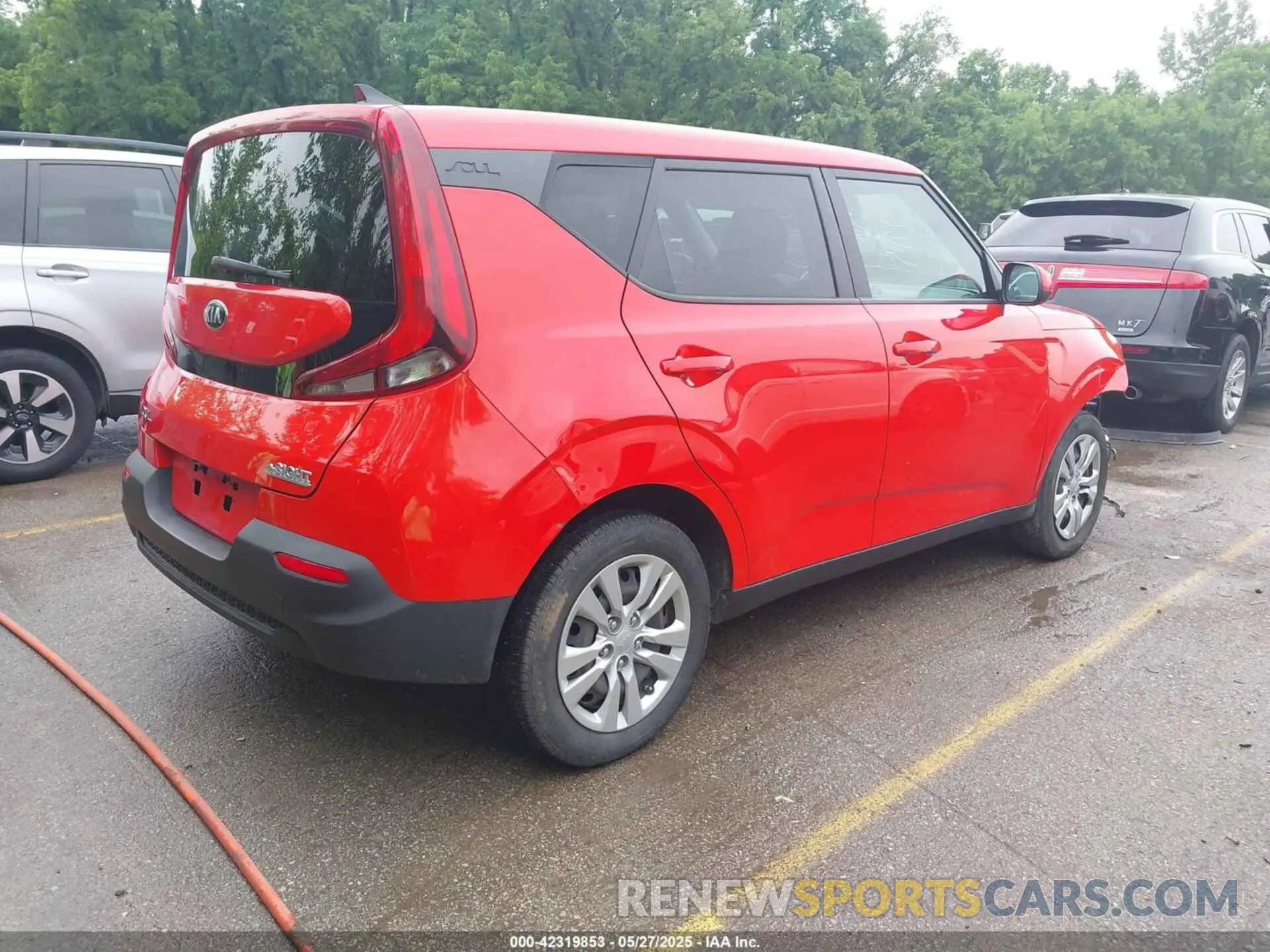 4 Photograph of a damaged car KNDJ23AU8L7732437 KIA SOUL 2020