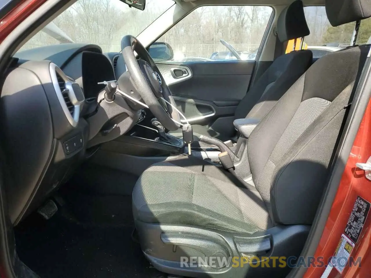 7 Photograph of a damaged car KNDJ23AU9L7033916 KIA SOUL 2020