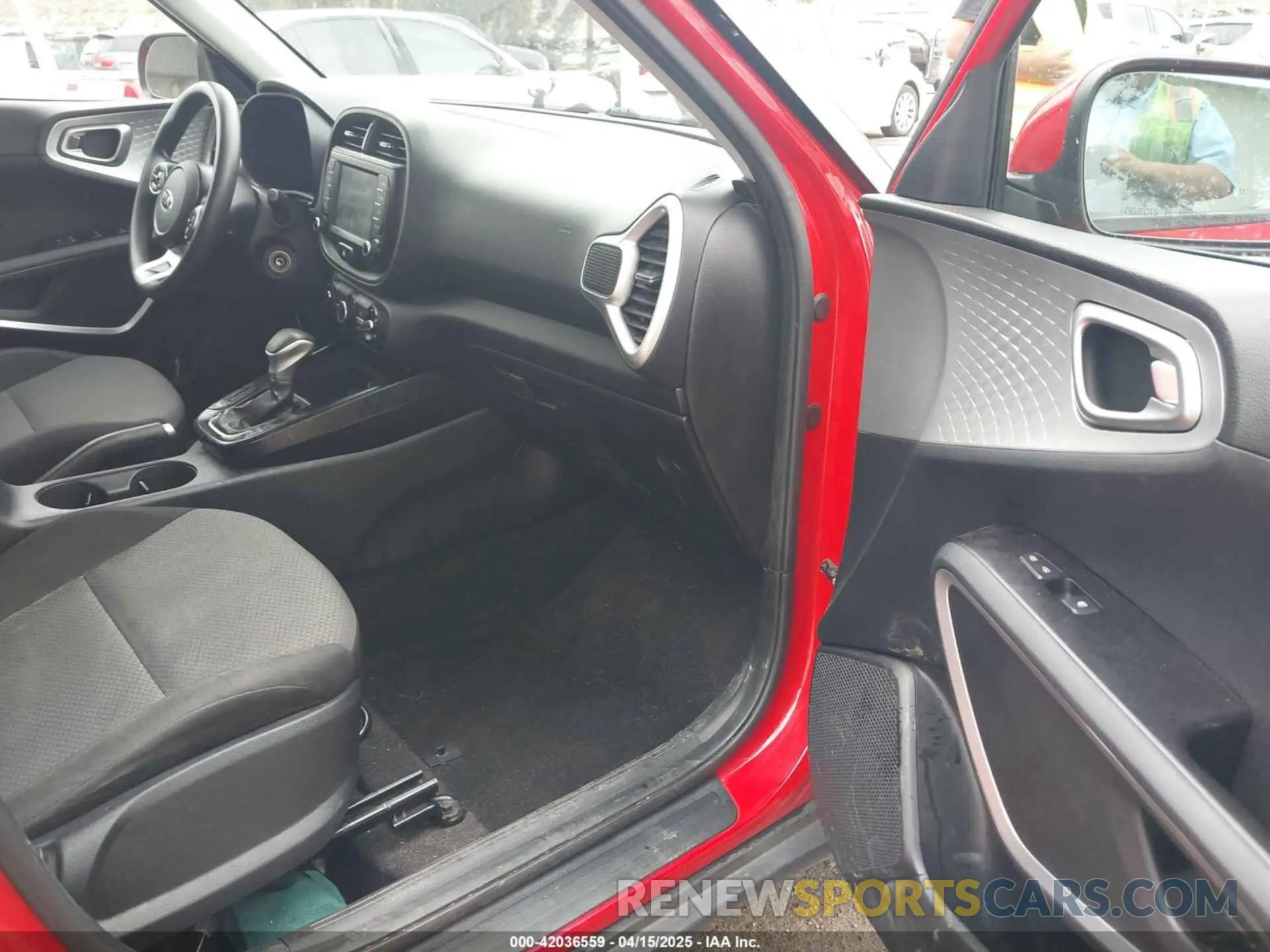 5 Photograph of a damaged car KNDJ23AU9L7051669 KIA SOUL 2020